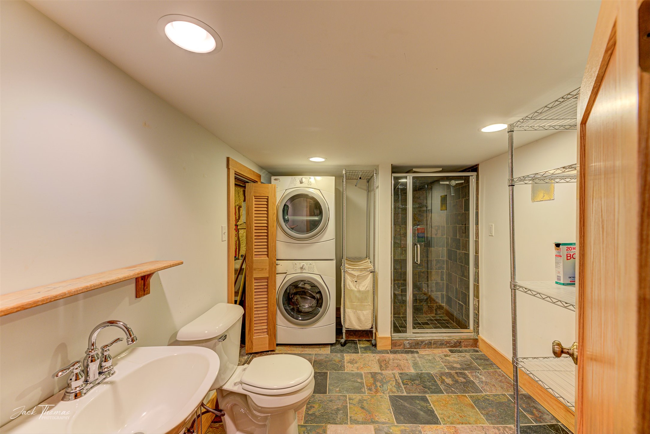 Helena, Montana 59601, United States, 4 Bedrooms Bedrooms, ,3 BathroomsBathrooms,Residential,Pending,26343