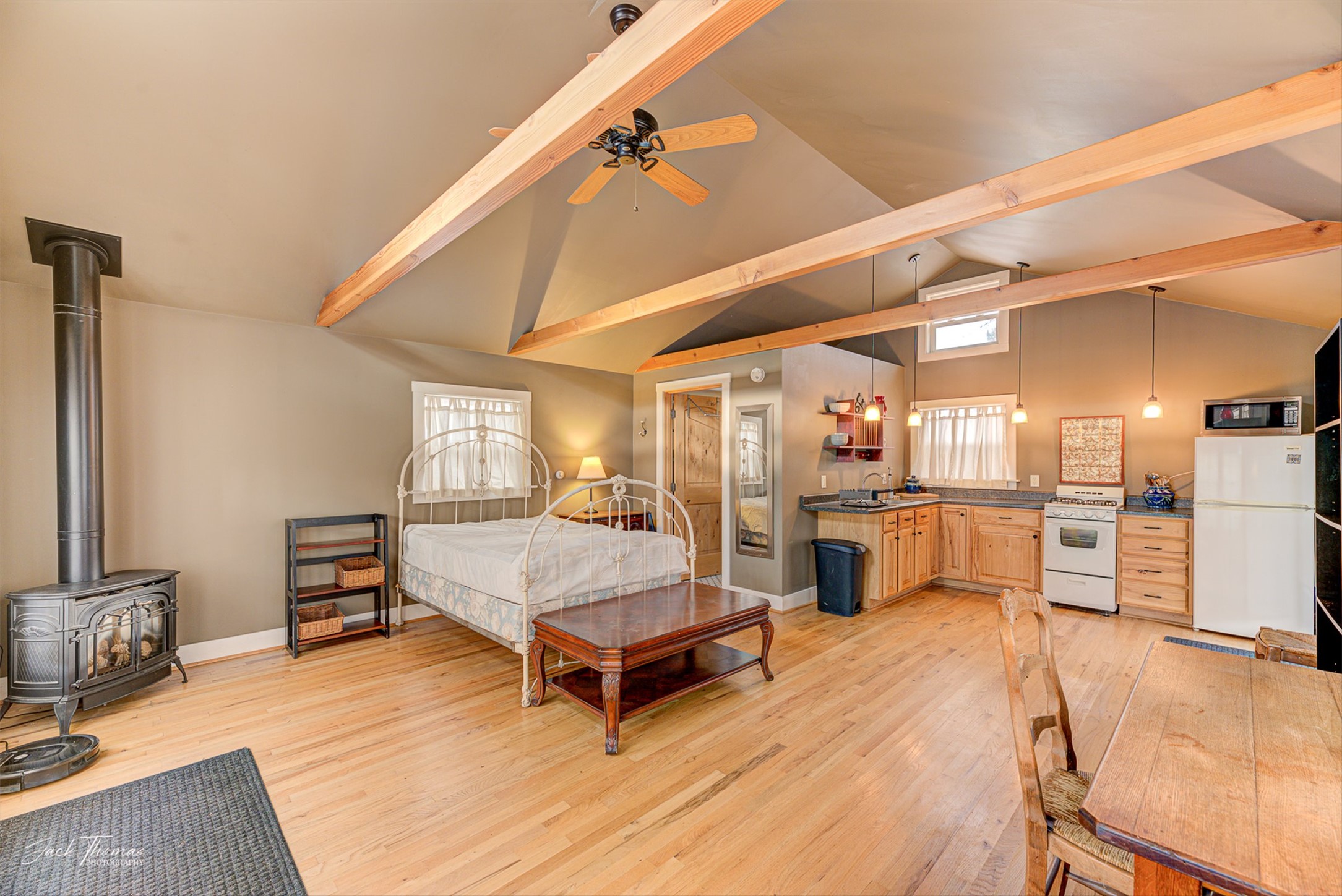 Helena, Montana 59601, United States, 4 Bedrooms Bedrooms, ,3 BathroomsBathrooms,Residential,Pending,26343