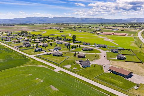 Tiny photo for 475 McWenneger Drive, Kalispell, MT 59901 (MLS # 30072206)