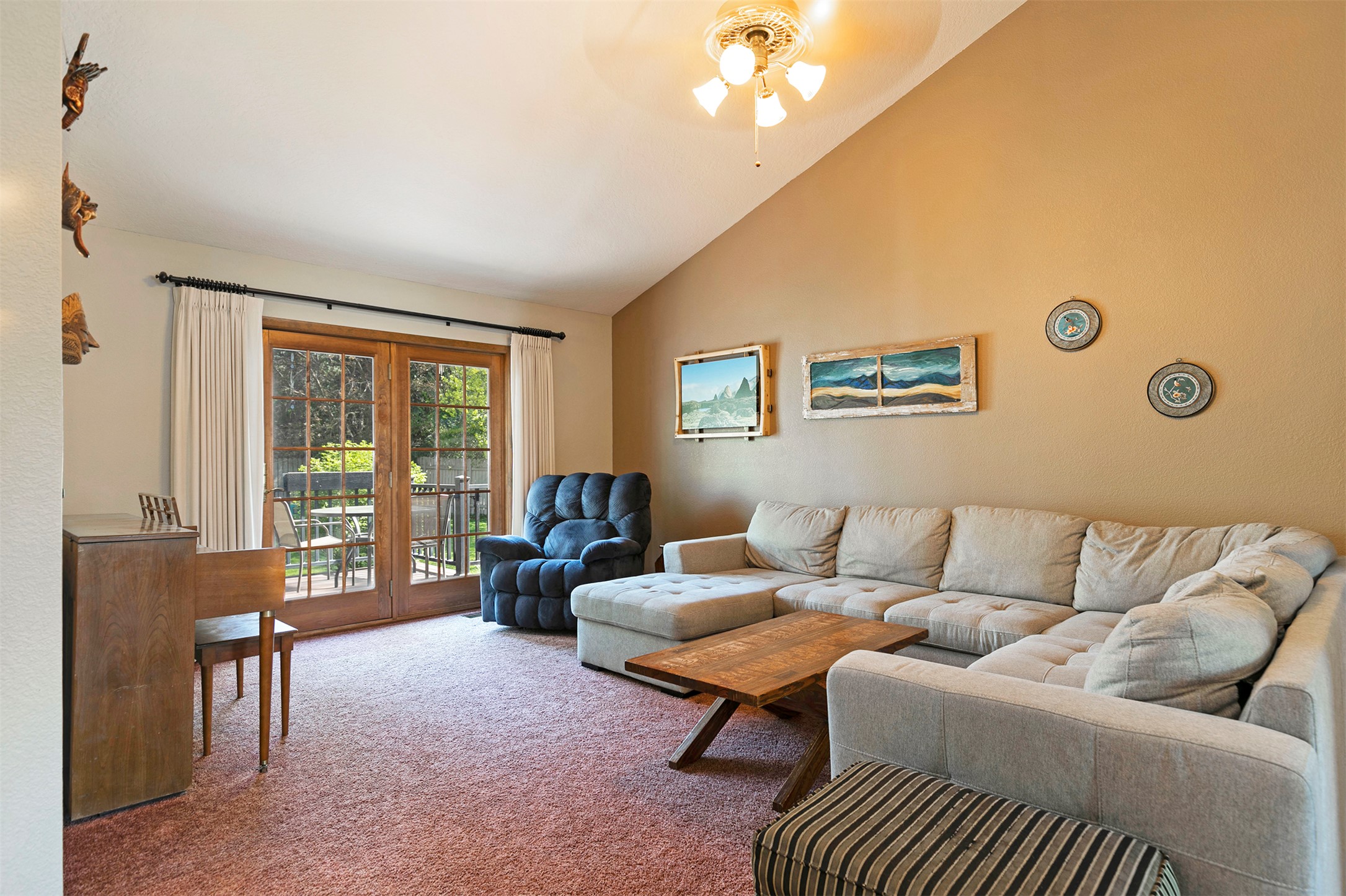 Missoula, Montana 59808, United States, 5 Bedrooms Bedrooms, ,3 BathroomsBathrooms,Residential,Active,127710