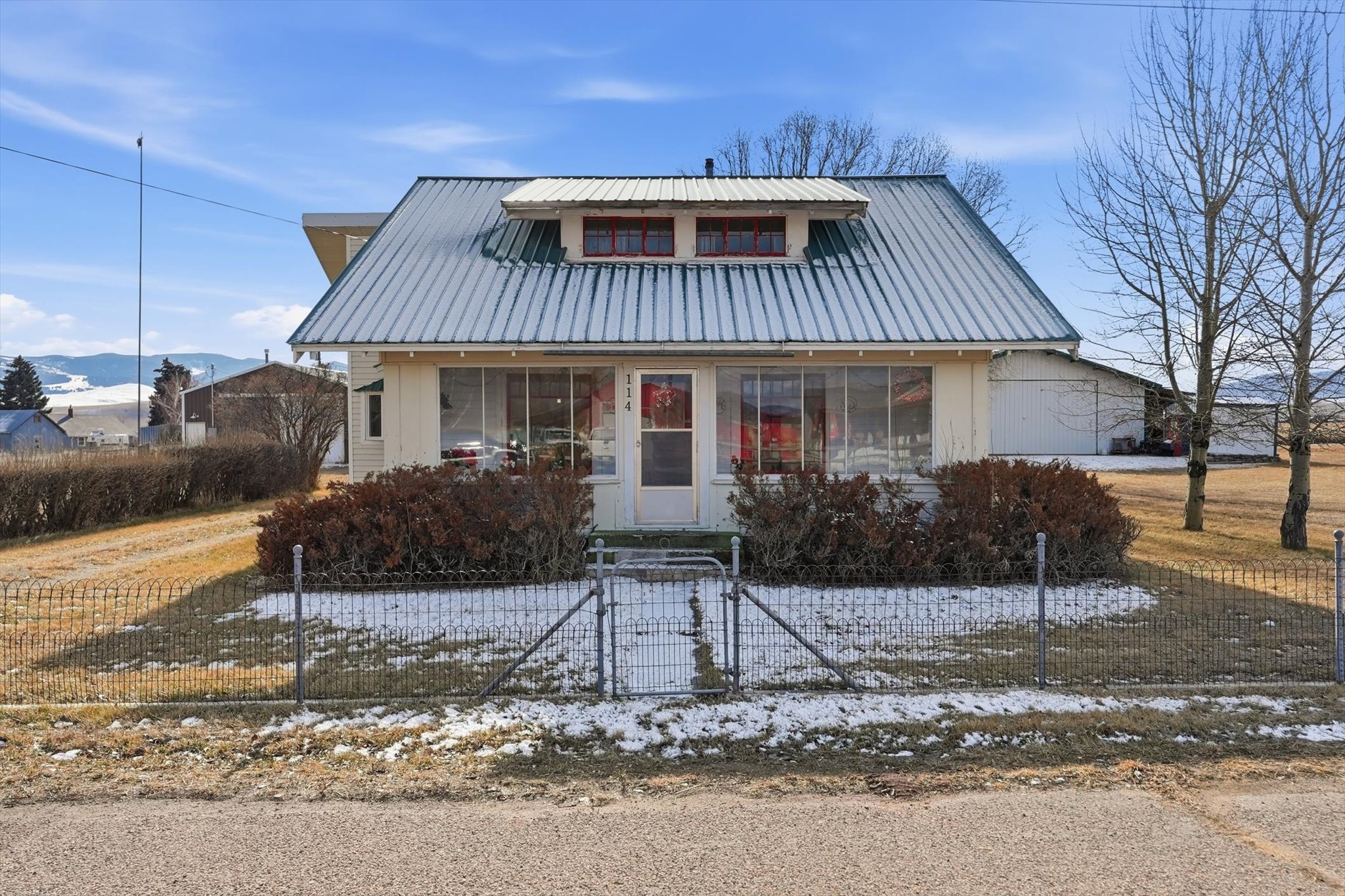 114 & 116 W Main Street