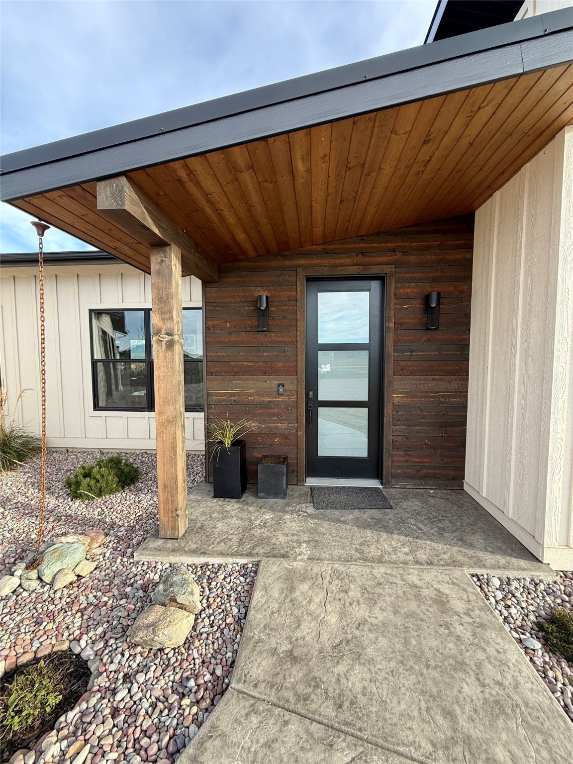 38140 Valley Hills Lane