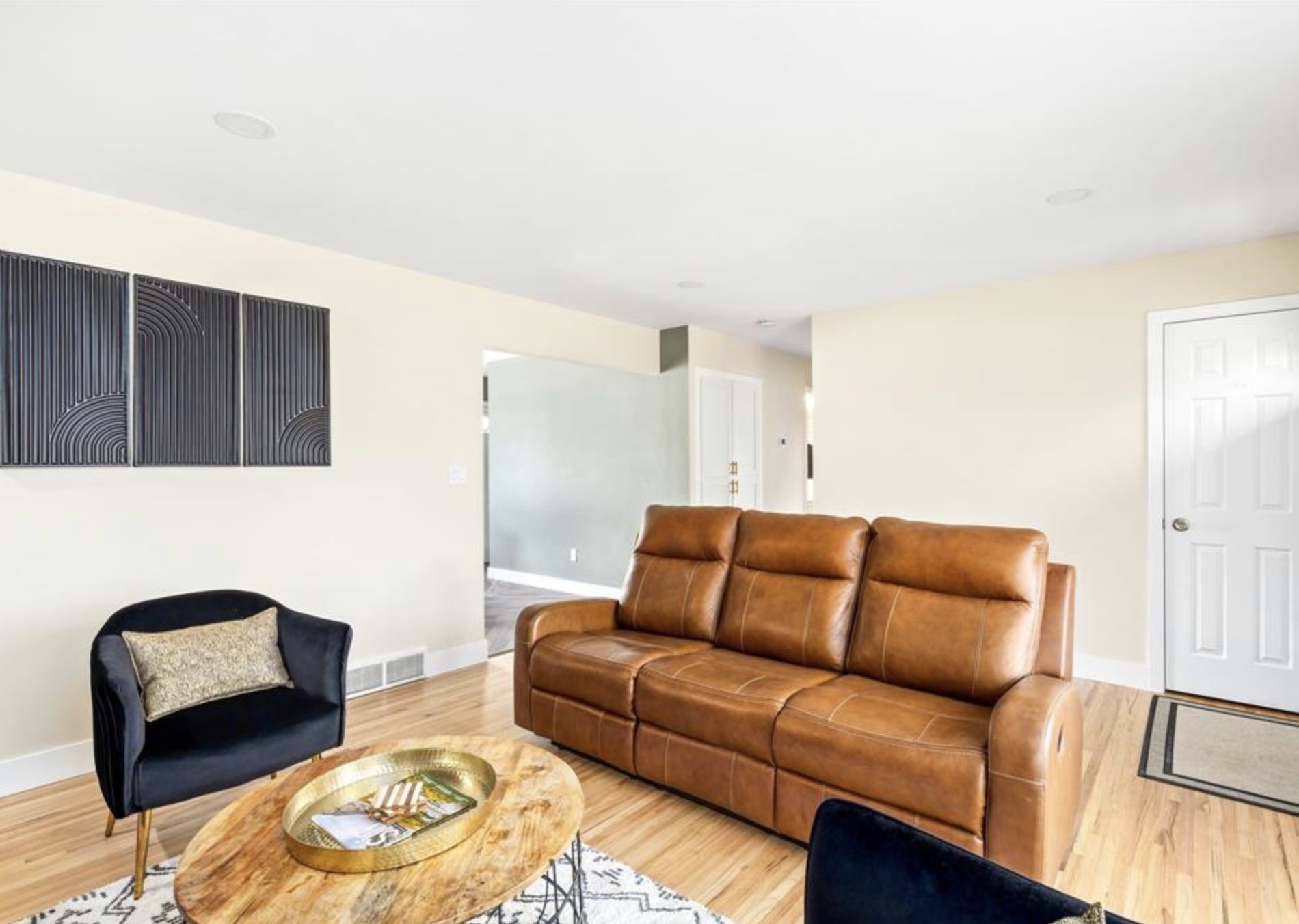 736 Skyline Drive NE