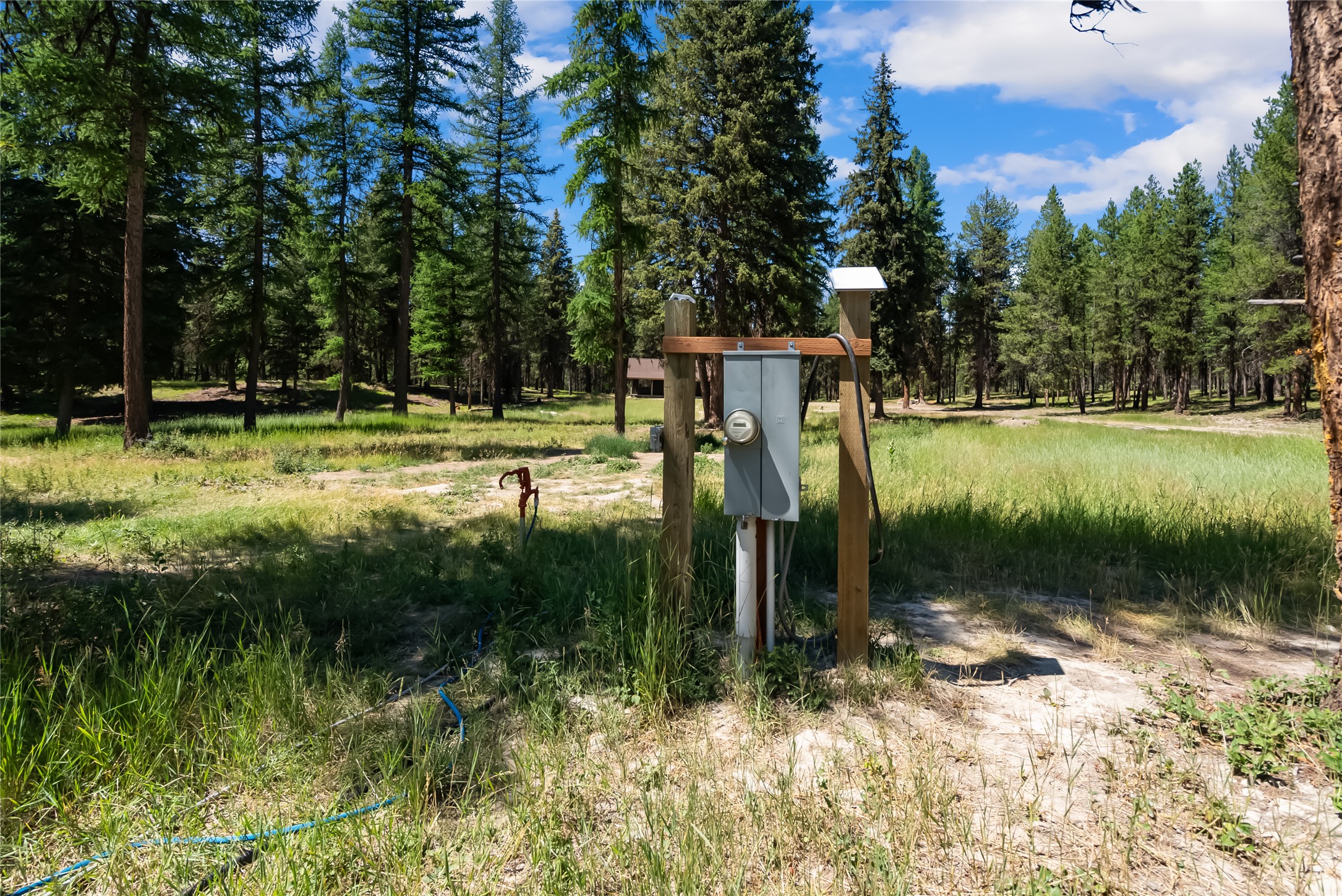 Marion, Montana 59925, United States, 2 Bedrooms Bedrooms, ,2 BathroomsBathrooms,Residential,Active,183133