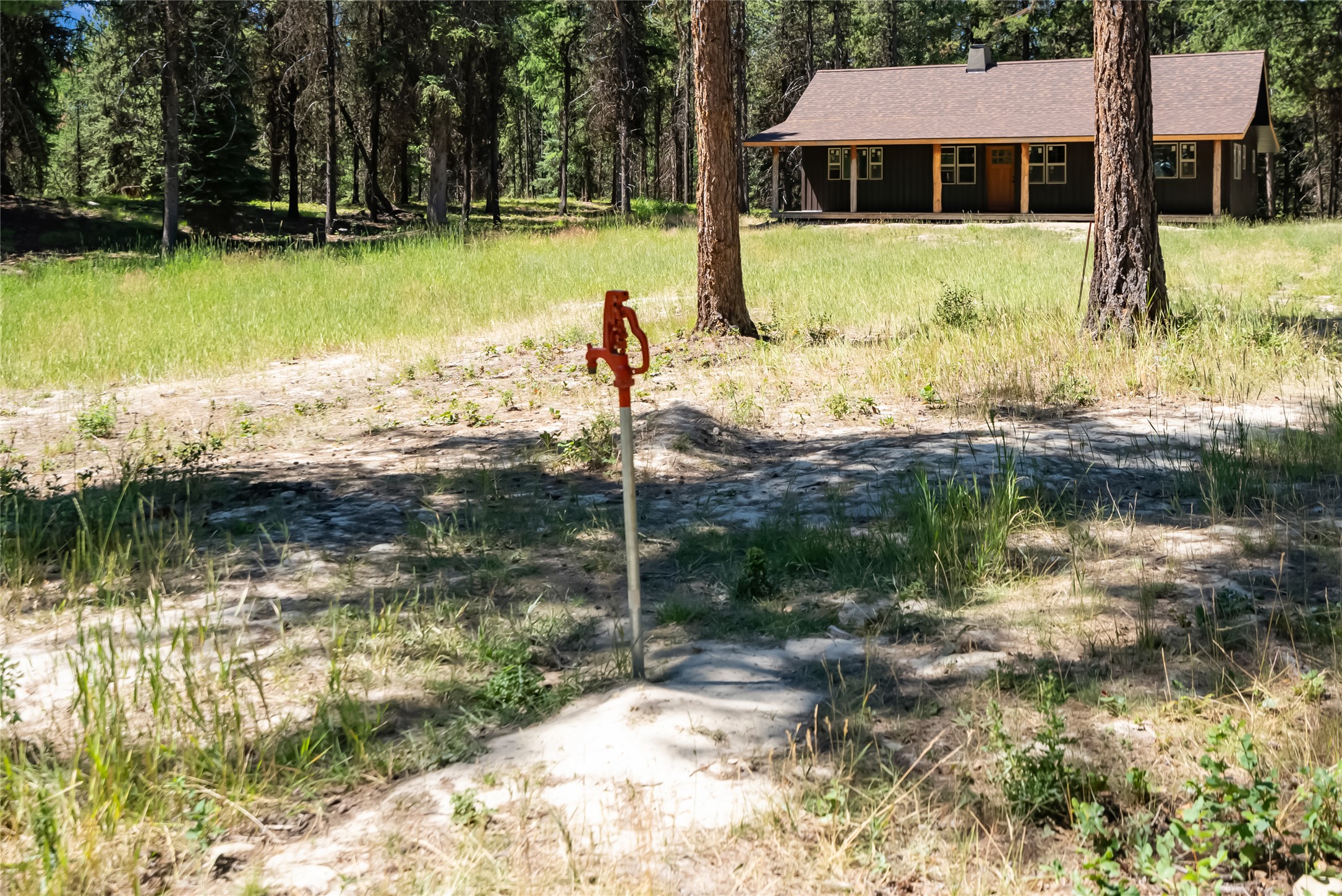 Marion, Montana 59925, United States, 2 Bedrooms Bedrooms, ,2 BathroomsBathrooms,Residential,Active,183133