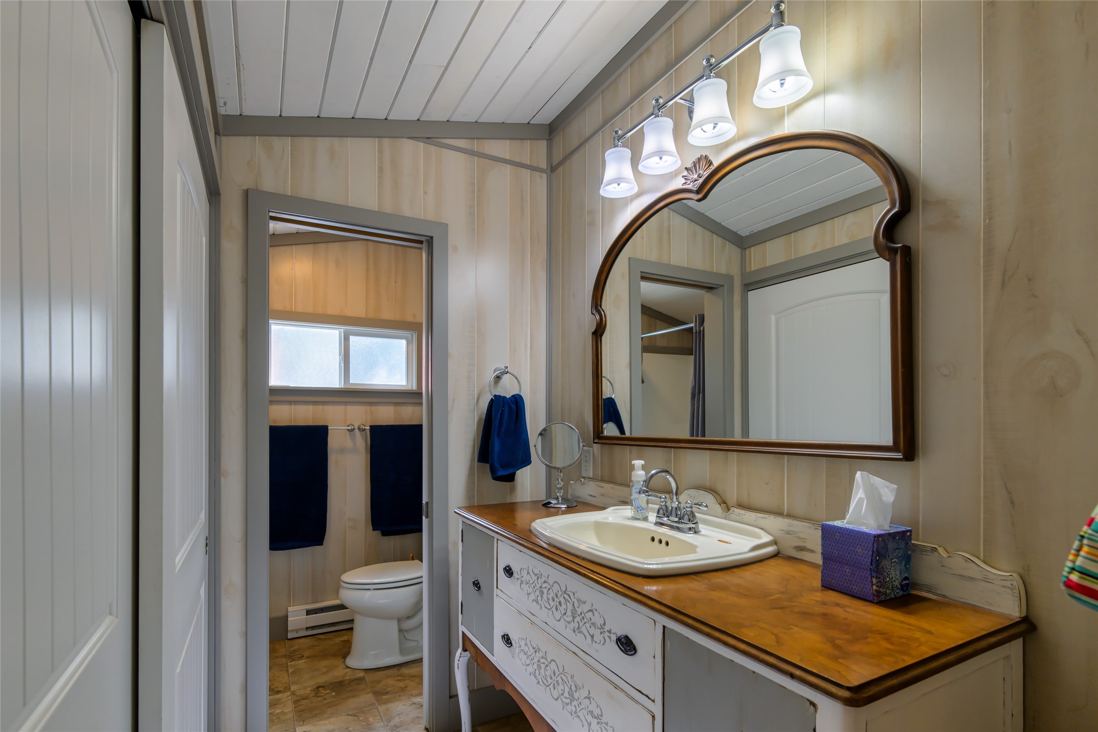 Rollins, Montana 59931, United States, 2 Bedrooms Bedrooms, ,2 BathroomsBathrooms,Residential,Pending,39307