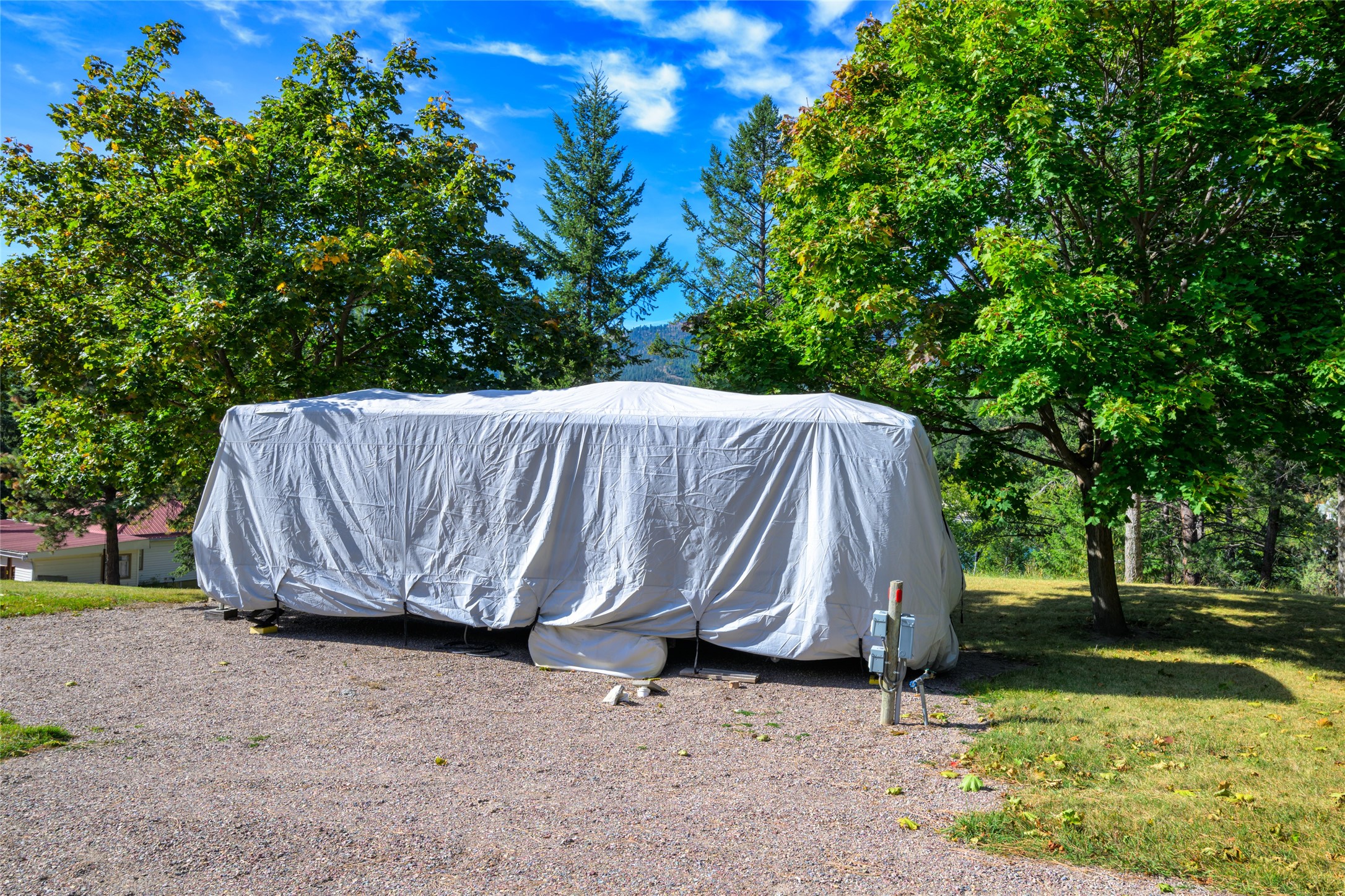 Rollins, Montana 59931, United States, 2 Bedrooms Bedrooms, ,2 BathroomsBathrooms,Residential,Pending,39307