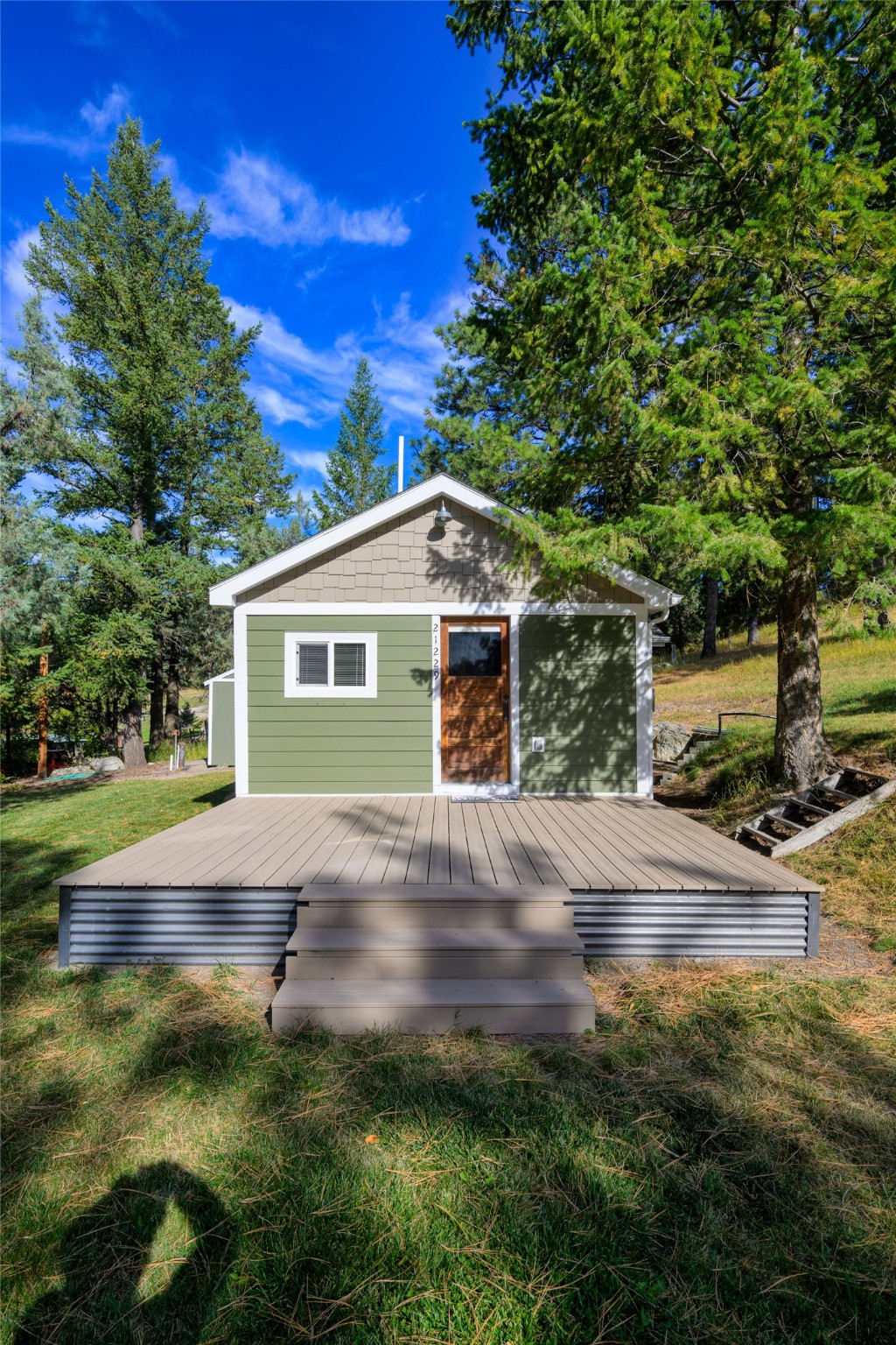 Rollins, Montana 59931, United States, 2 Bedrooms Bedrooms, ,2 BathroomsBathrooms,Residential,Pending,39307