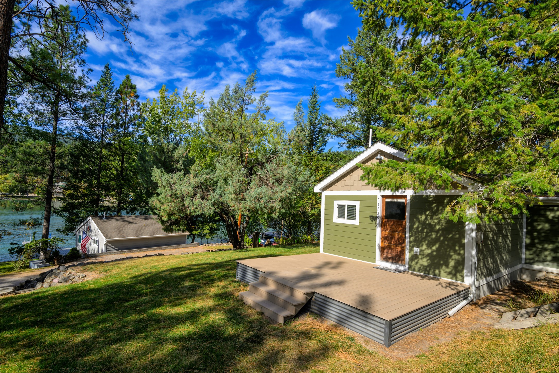 Rollins, Montana 59931, United States, 2 Bedrooms Bedrooms, ,2 BathroomsBathrooms,Residential,Pending,39307