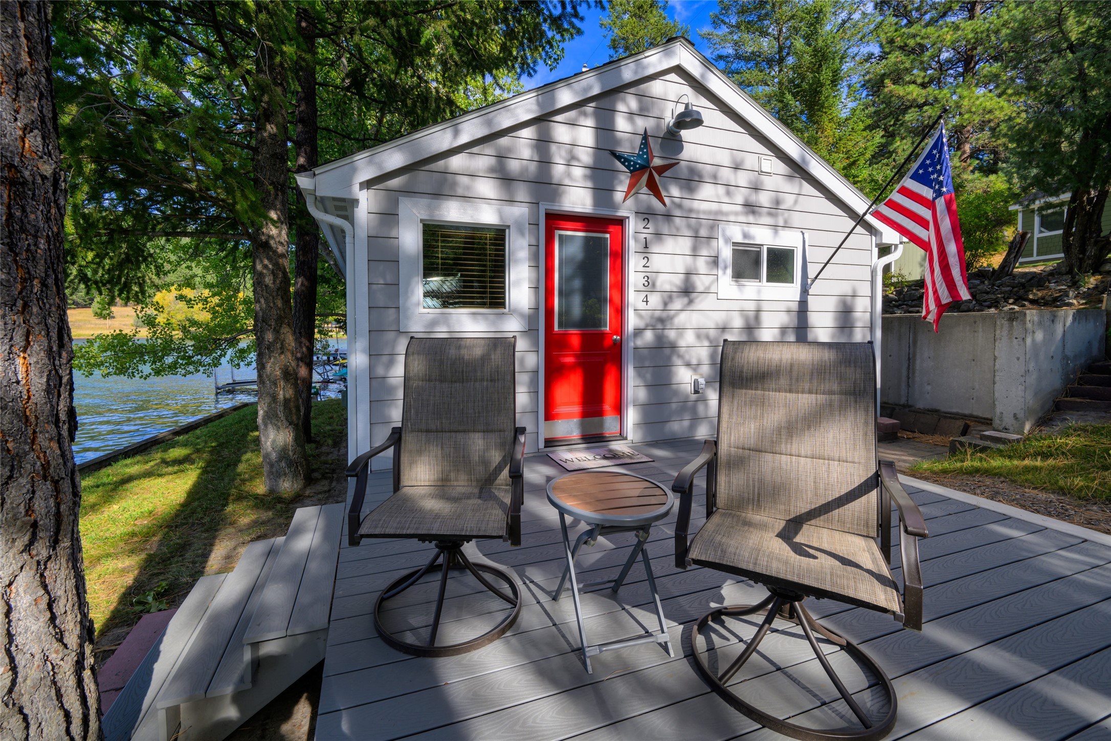 Rollins, Montana 59931, United States, 2 Bedrooms Bedrooms, ,2 BathroomsBathrooms,Residential,Pending,39307