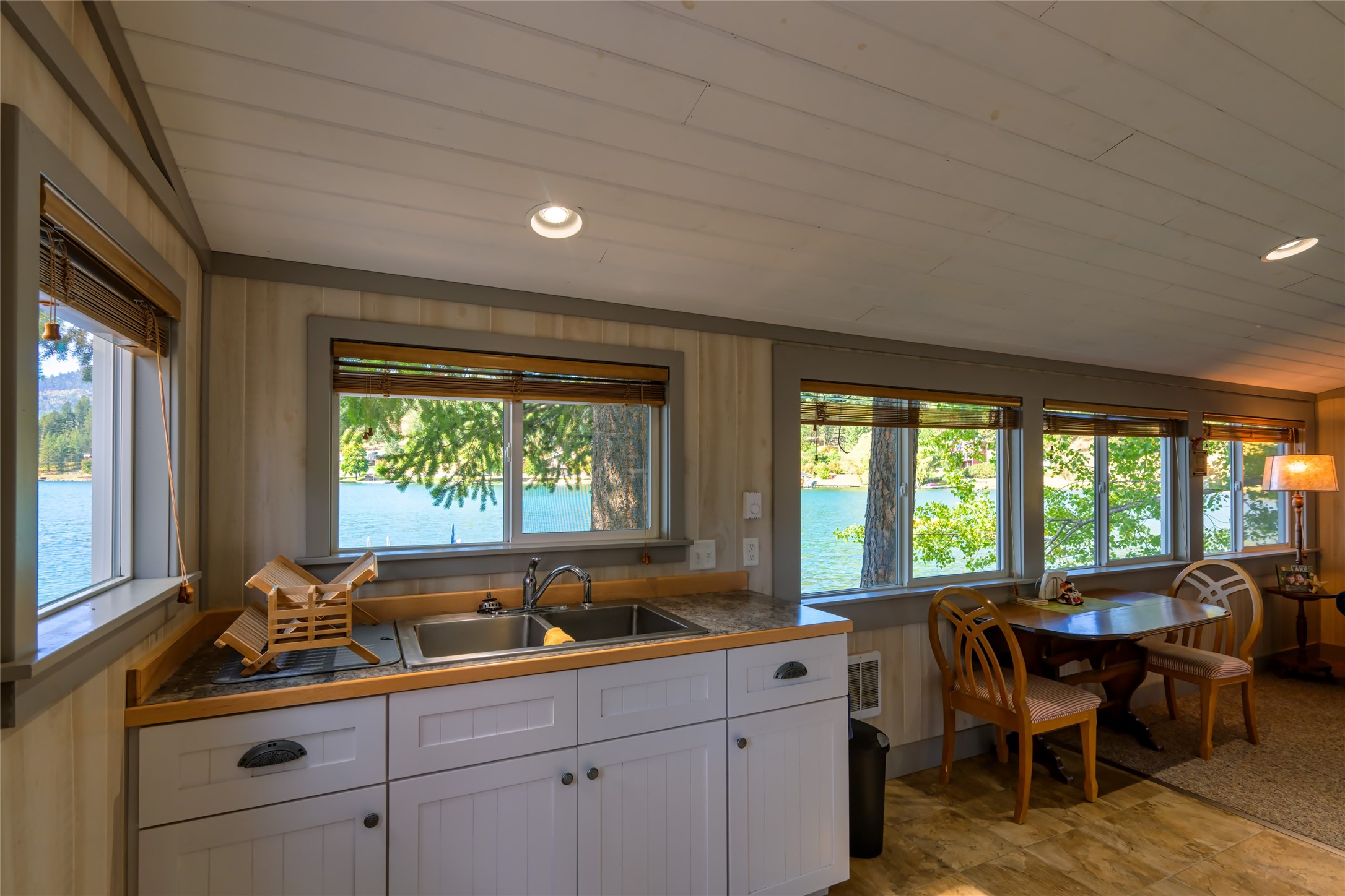 Rollins, Montana 59931, United States, 2 Bedrooms Bedrooms, ,2 BathroomsBathrooms,Residential,Pending,39307