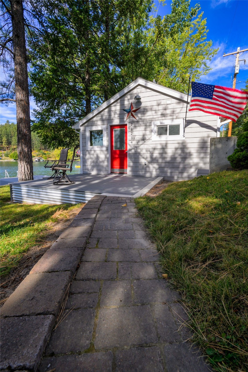 Rollins, Montana 59931, United States, 2 Bedrooms Bedrooms, ,2 BathroomsBathrooms,Residential,Pending,39307