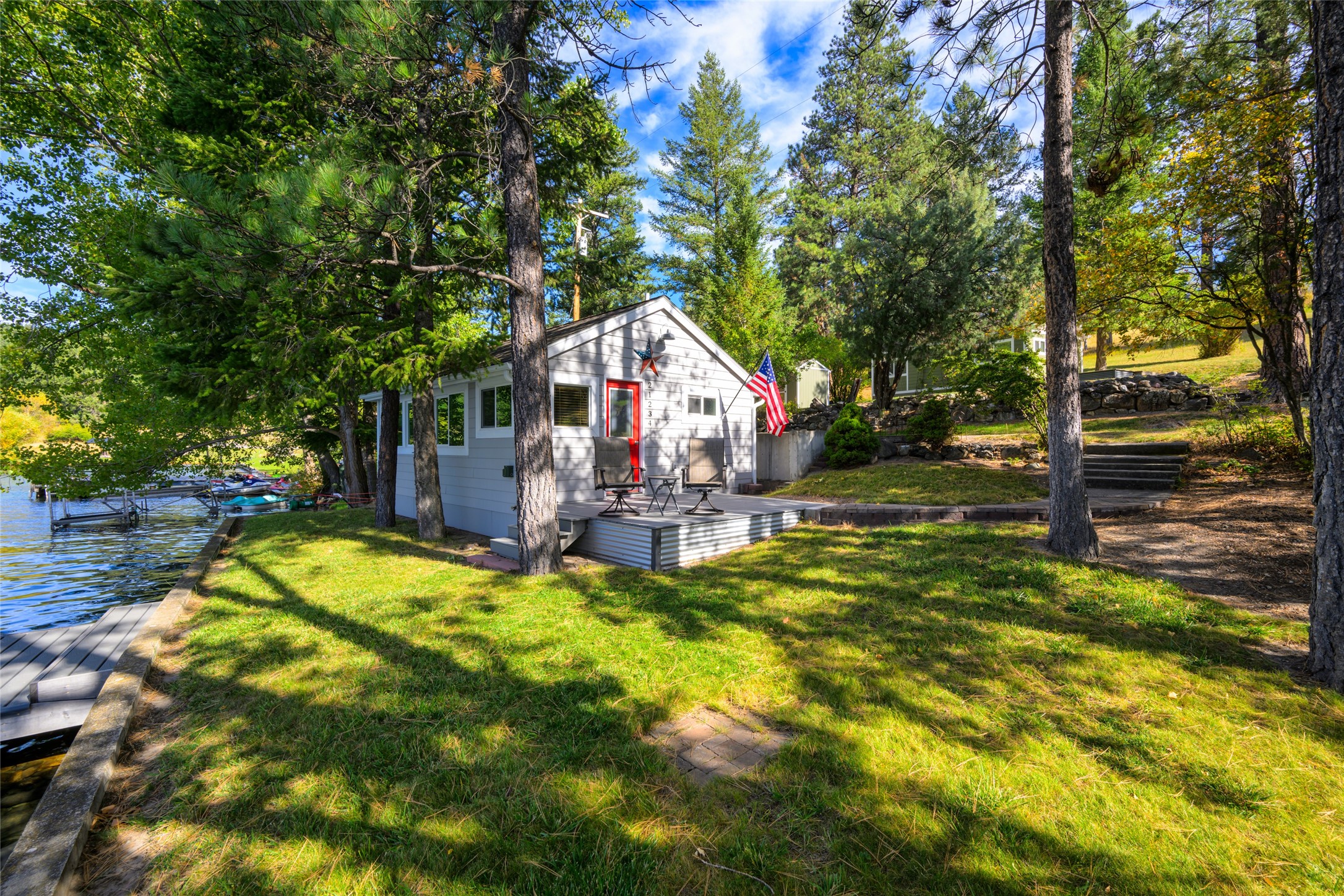 Rollins, Montana 59931, United States, 2 Bedrooms Bedrooms, ,2 BathroomsBathrooms,Residential,Pending,39307