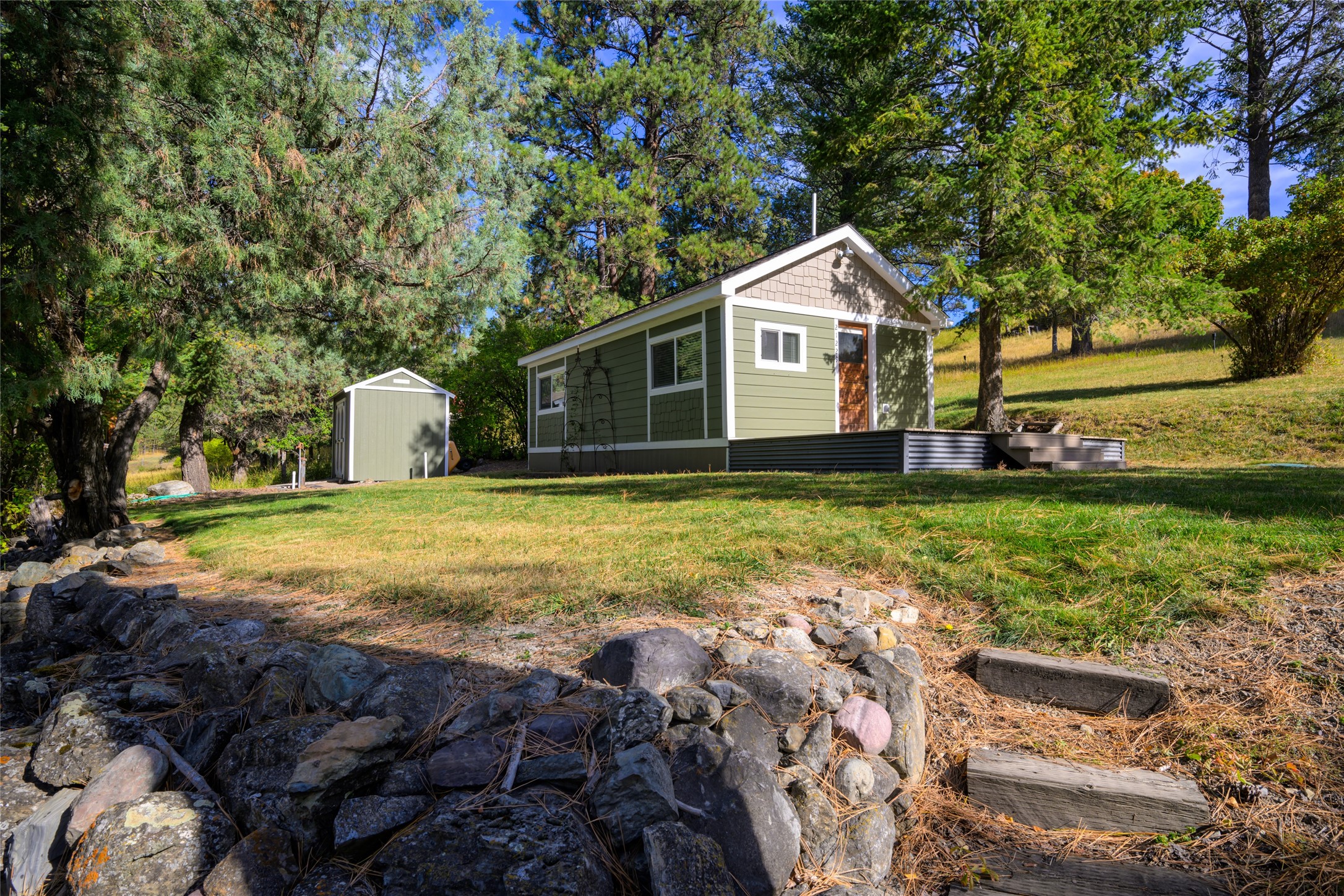 Rollins, Montana 59931, United States, 2 Bedrooms Bedrooms, ,2 BathroomsBathrooms,Residential,Pending,39307