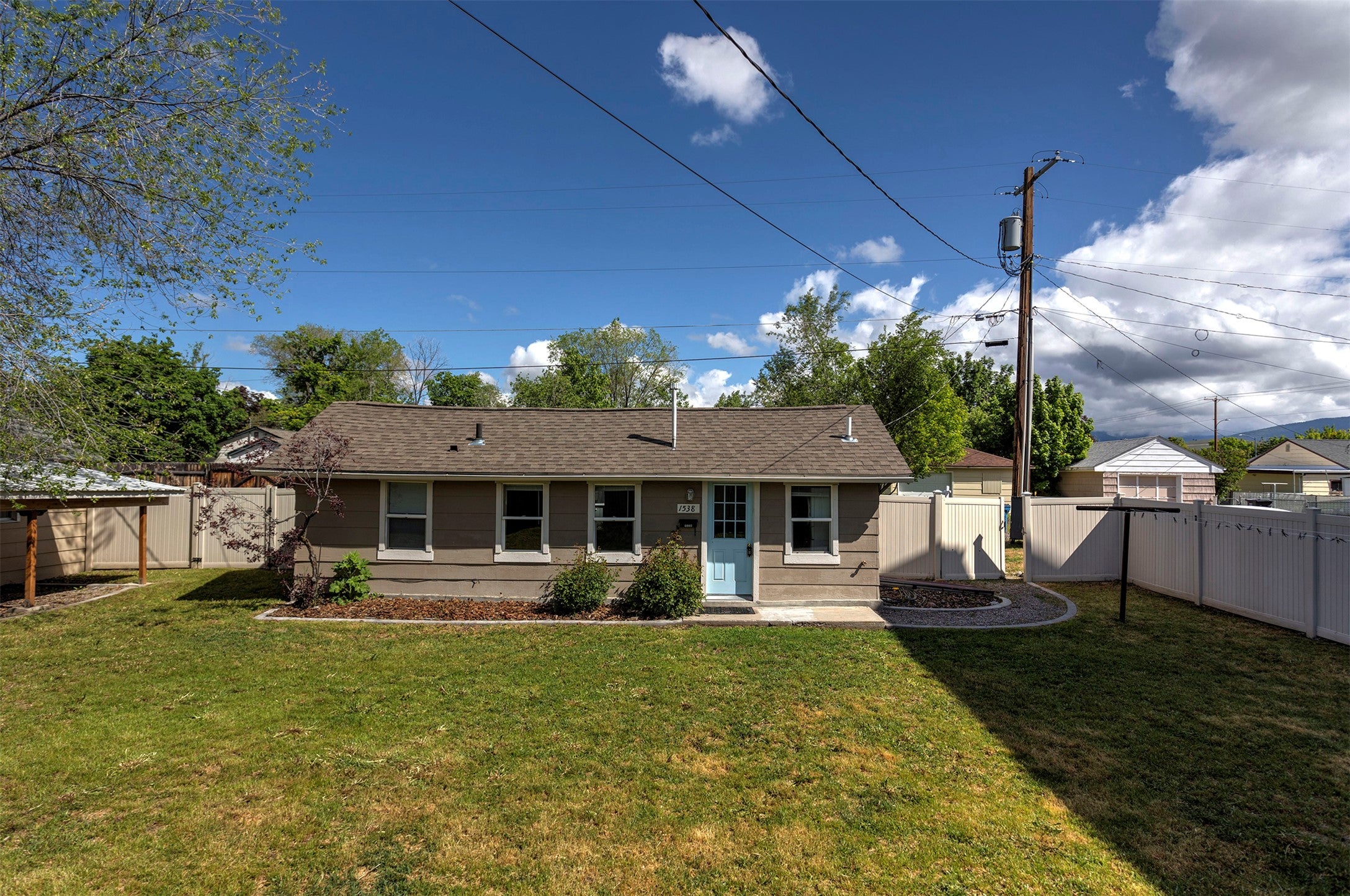 1538 S 8th Street W