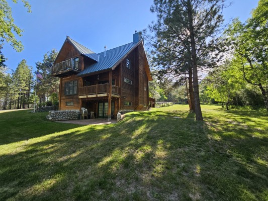 3900 Porcupine Lane