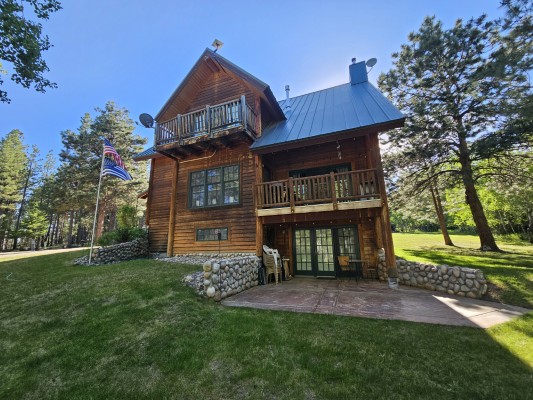 3900 Porcupine Lane