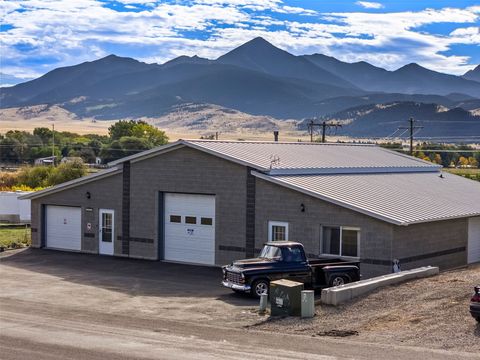 Photo of 1801 Sun Avenue, Livingston, MT 59047 (MLS # 30058590)