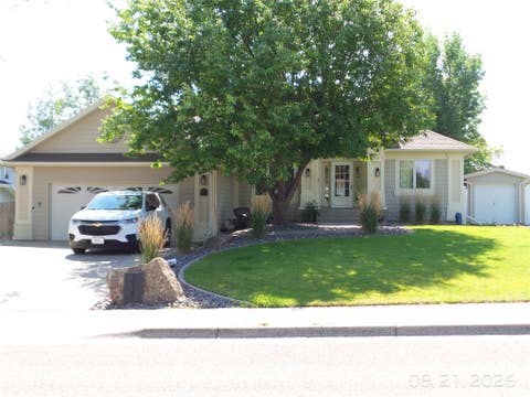 Photo of 1012 24th Avenue SW, Great Falls, MT 59404 (MLS # 30075703)