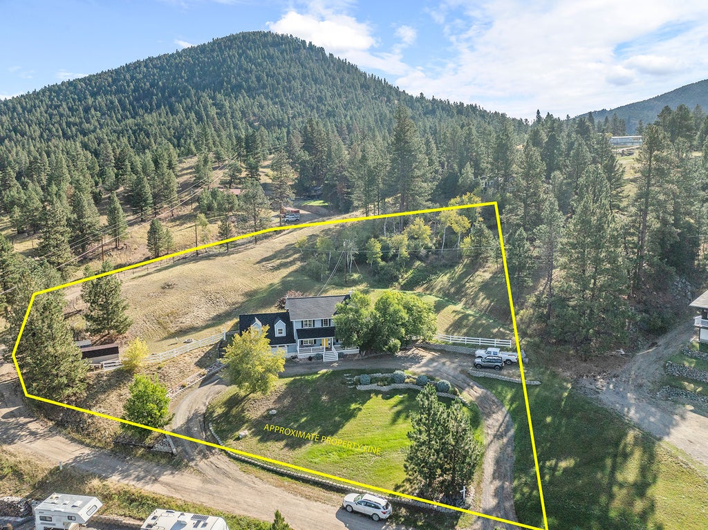 Photo of 4 Hole In The Wall Road, Clancy, MT 59634 (MLS # 30076931)