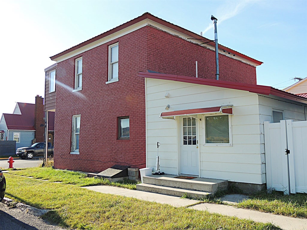 Photo of 2 Cherry Street, Anaconda, MT 59711 (MLS # 30079378)