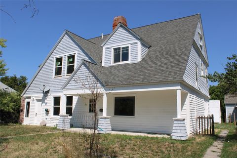 Photo of 1110 Vine Street, Missoula, MT 59802 (MLS # 30064342)