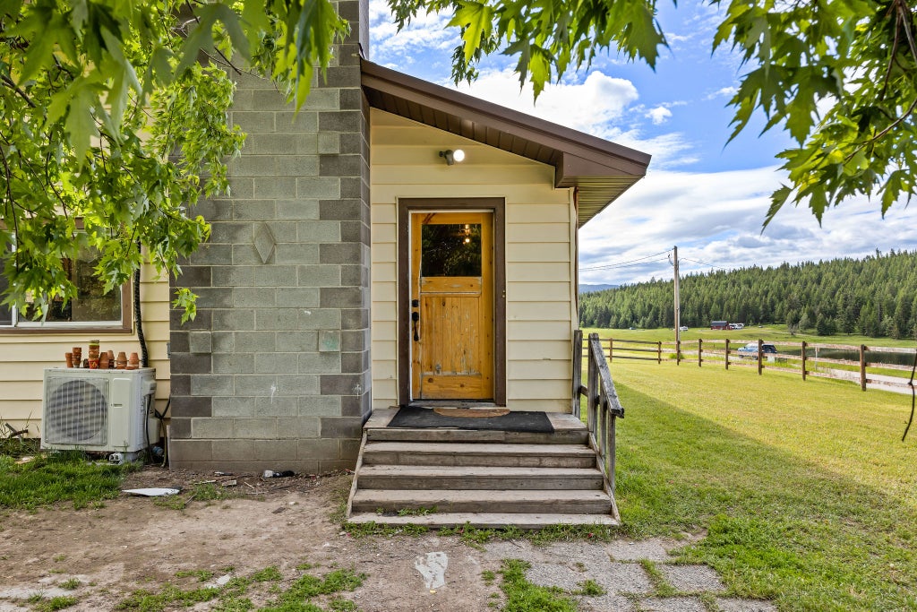 Photo of 895 Danielson Road, Kalispell, MT 59901 (MLS # 30073839)