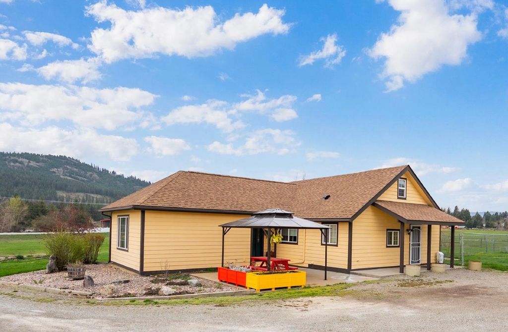 Photo of 2149 US Hwy 2 W, Kalispell, MT 59901 (MLS # 30069135)