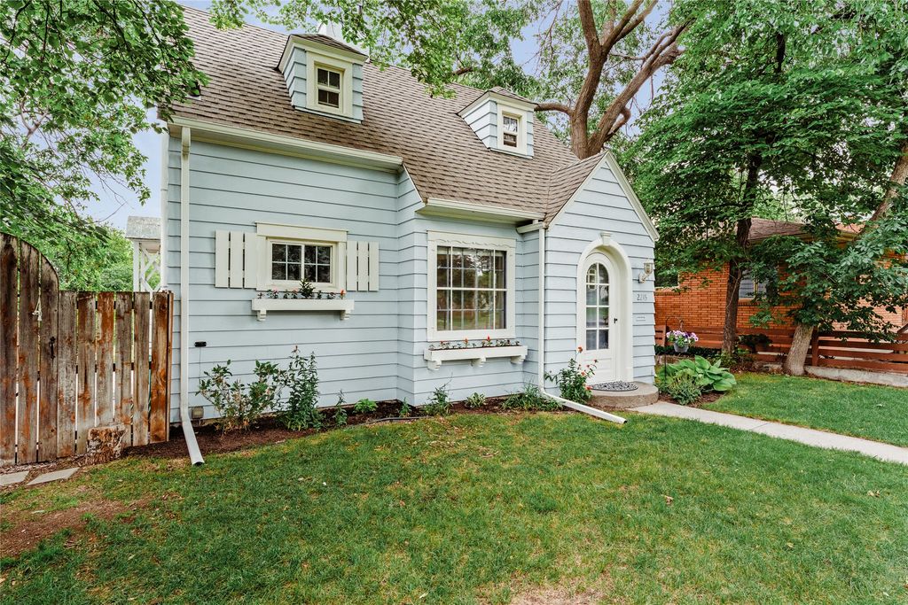 Photo of 2215 2nd Avenue S, Great Falls, MT 59405 (MLS # 30073793)