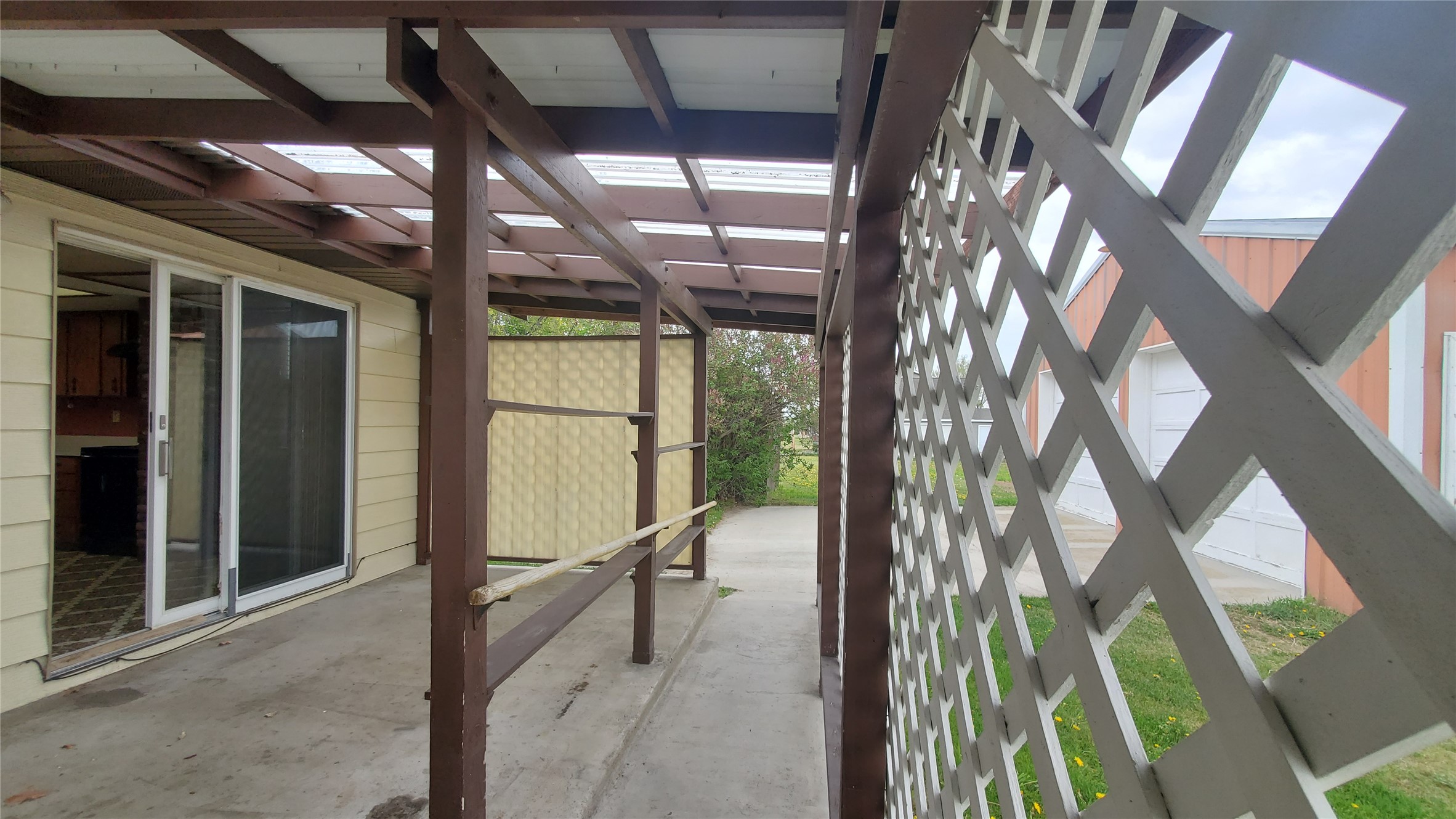842 Sawyer Lane