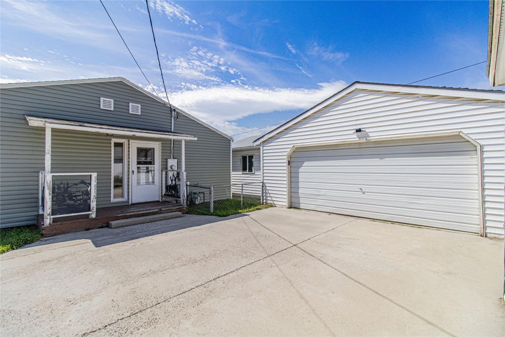 Photo of 1961 Elm Street, Butte, MT 59701 (MLS # 30077326)