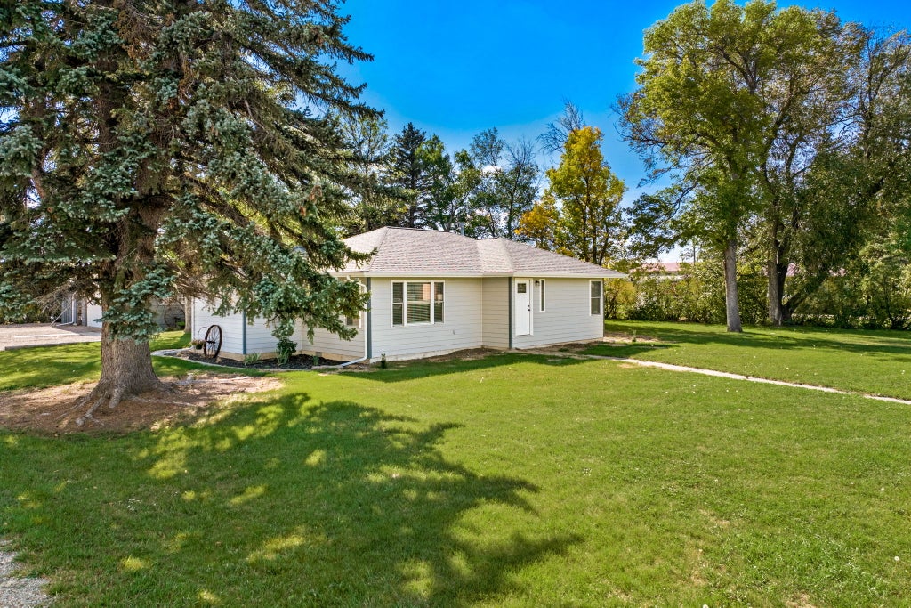 Photo of 420 3rd Avenue S, Fairfield, MT 59436 (MLS # 30079044)