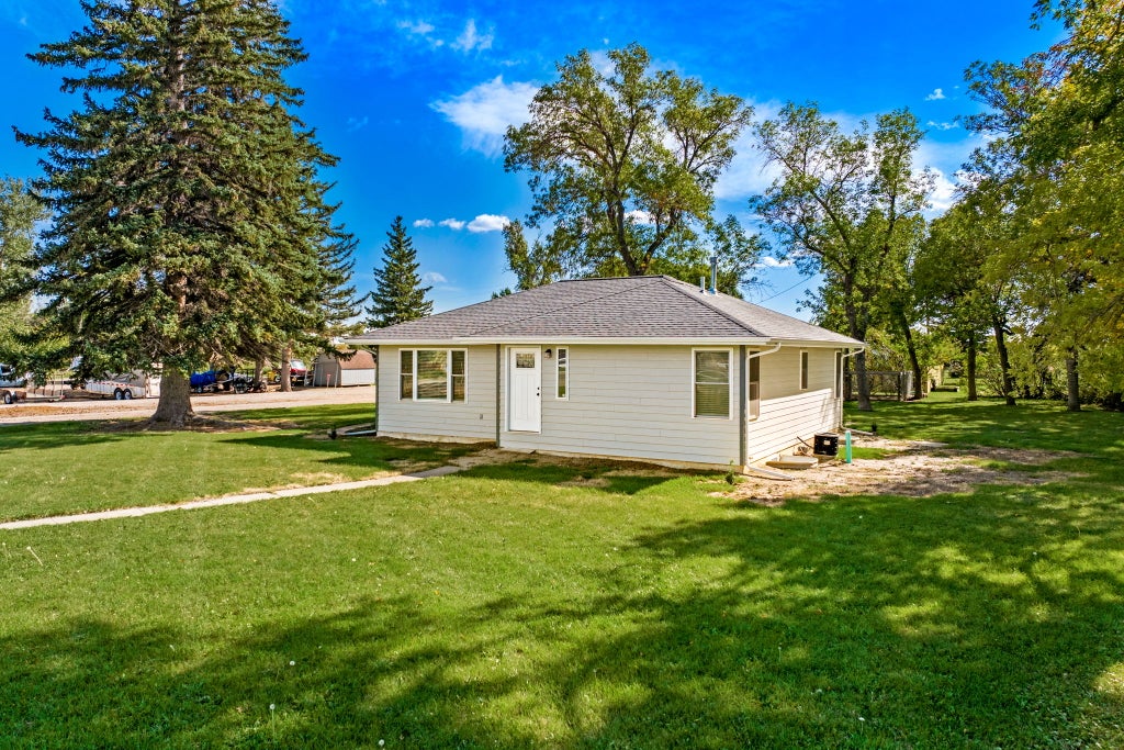 Photo of 420 3rd Avenue S, Fairfield, MT 59436 (MLS # 30079044)