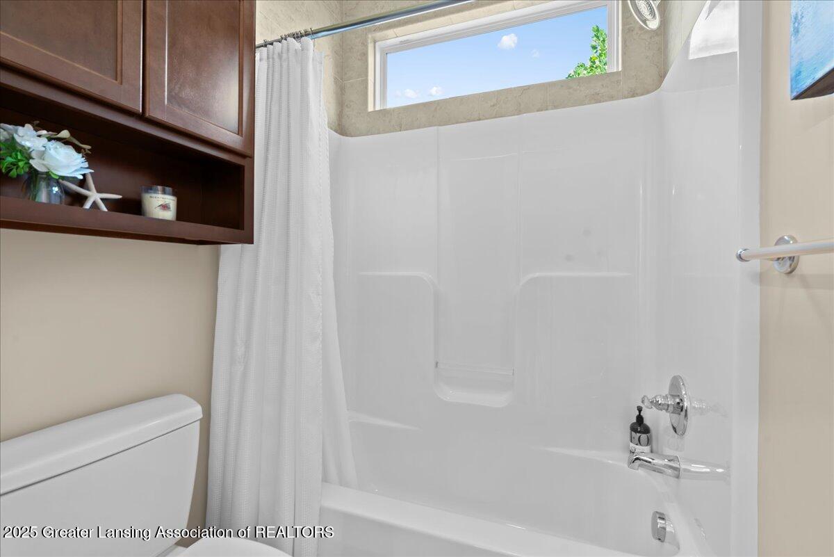 Dewitt, Michigan 48820, United States, 6 Bedrooms Bedrooms, ,4 BathroomsBathrooms,Residential,Active,197020