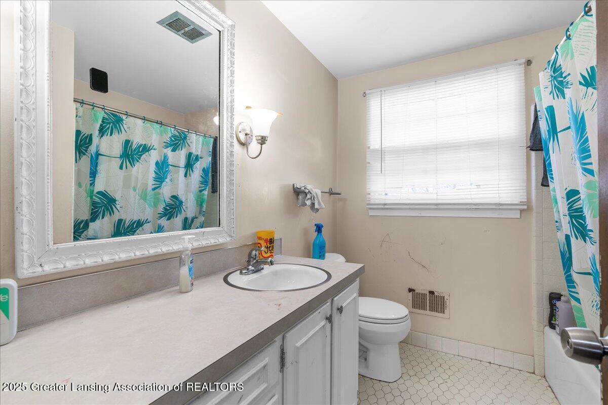 Lansing, Michigan 48911, United States, ,1 BathroomBathrooms,Residential,Coming Soon,242658