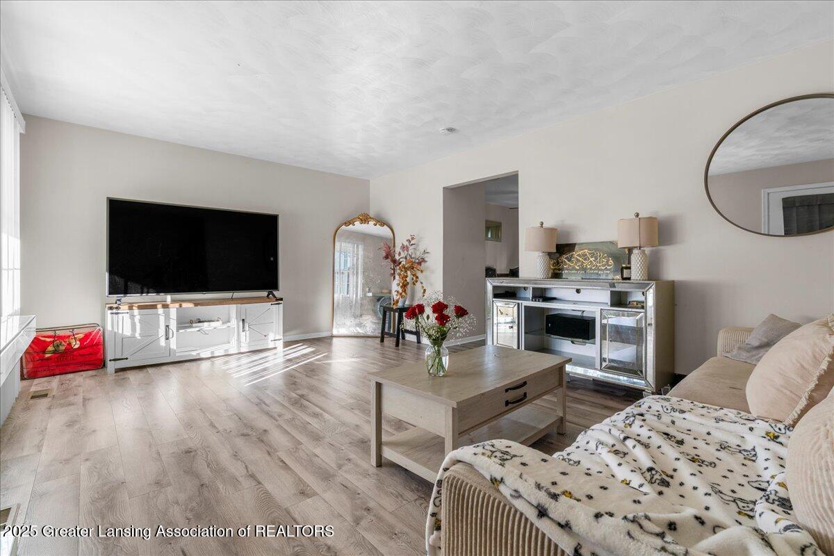 Lansing, Michigan 48911, United States, ,1 BathroomBathrooms,Residential,Coming Soon,242658