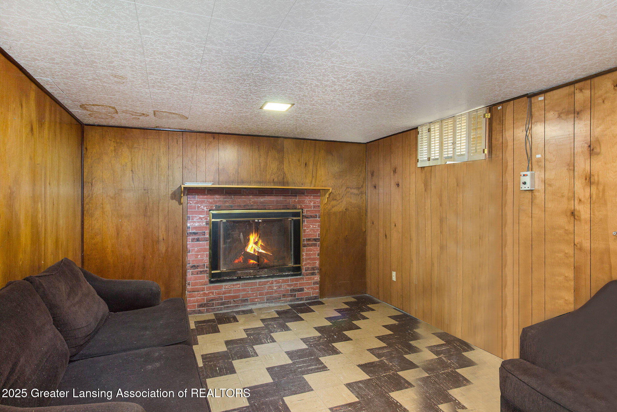 Okemos, Michigan 48864, United States, 3 Bedrooms Bedrooms, ,3 BathroomsBathrooms,Residential,Pending,113152