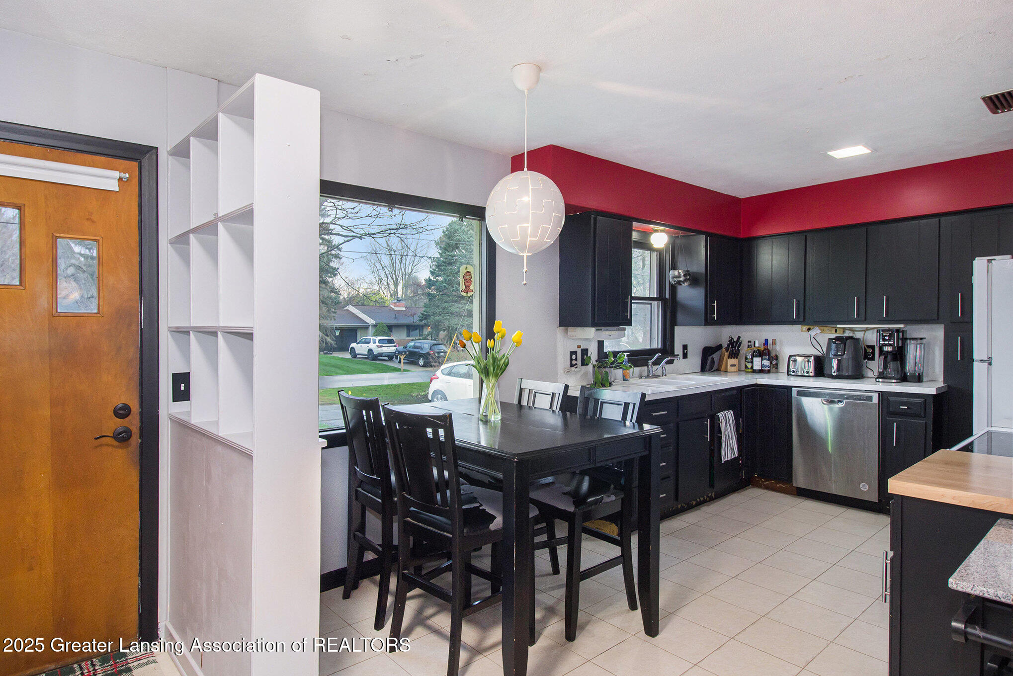 Okemos, Michigan 48864, United States, 3 Bedrooms Bedrooms, ,3 BathroomsBathrooms,Residential,Pending,113152