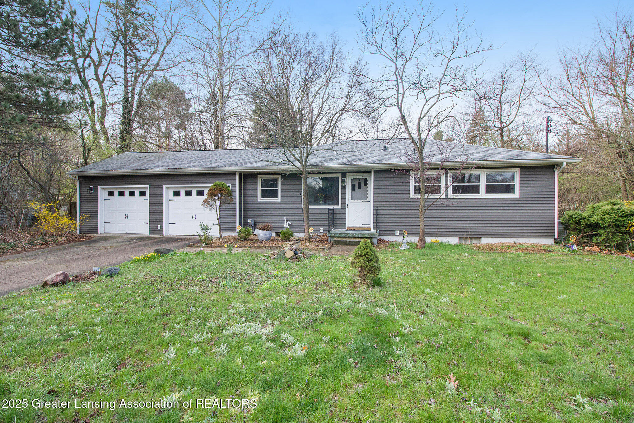 Okemos, Michigan 48864, United States, 3 Bedrooms Bedrooms, ,3 BathroomsBathrooms,Residential,Pending,113152