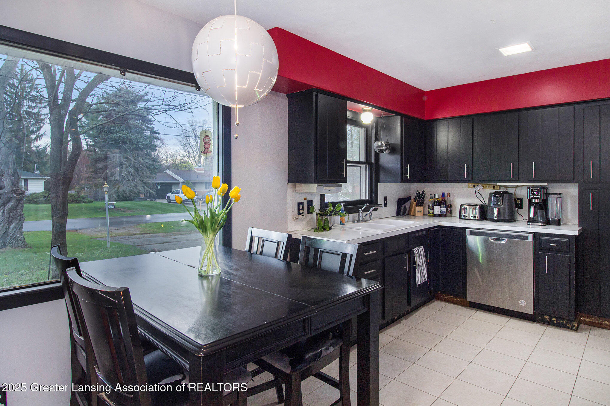 Okemos, Michigan 48864, United States, 3 Bedrooms Bedrooms, ,3 BathroomsBathrooms,Residential,Pending,113152