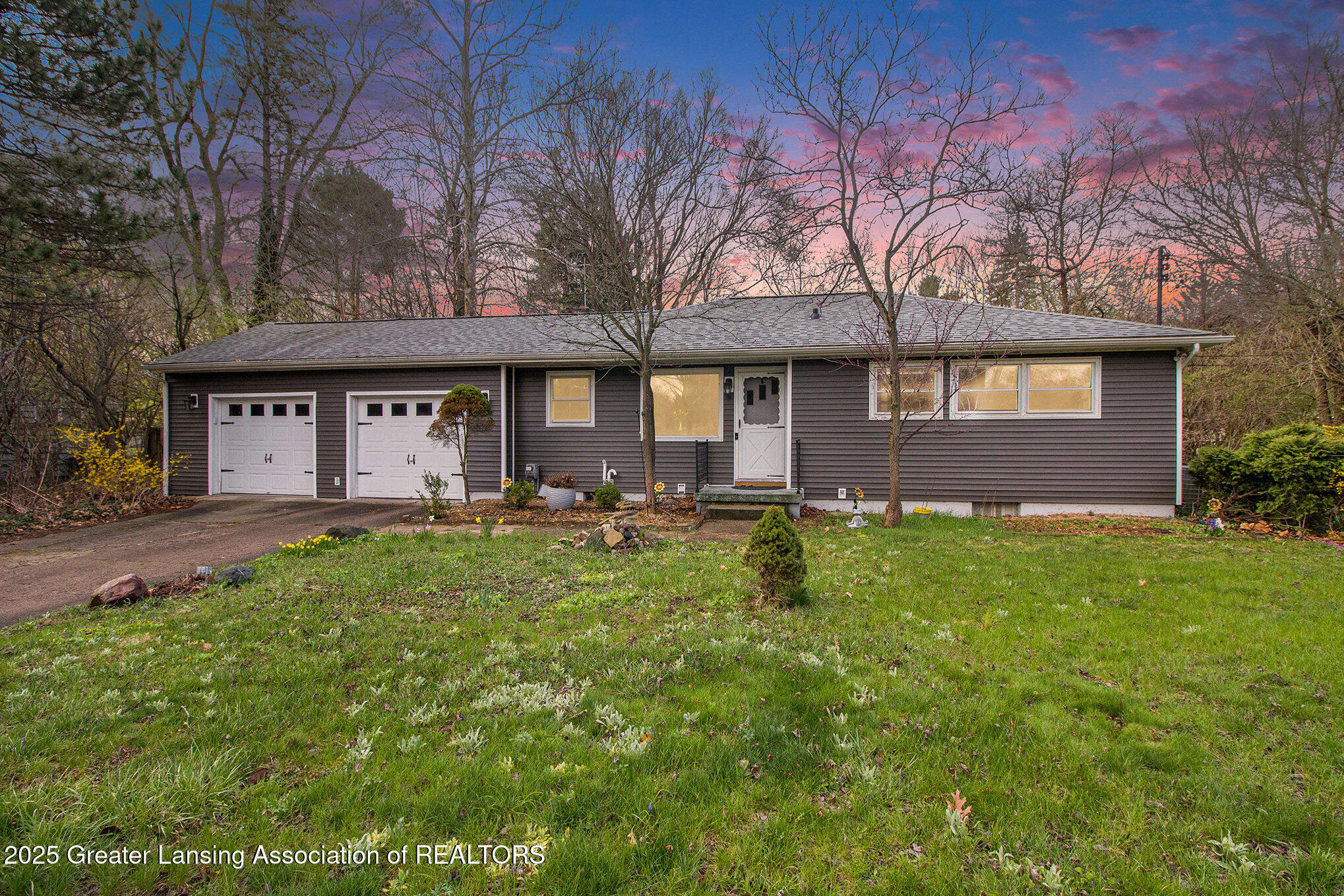 Okemos, Michigan 48864, United States, 3 Bedrooms Bedrooms, ,3 BathroomsBathrooms,Residential,Pending,113152