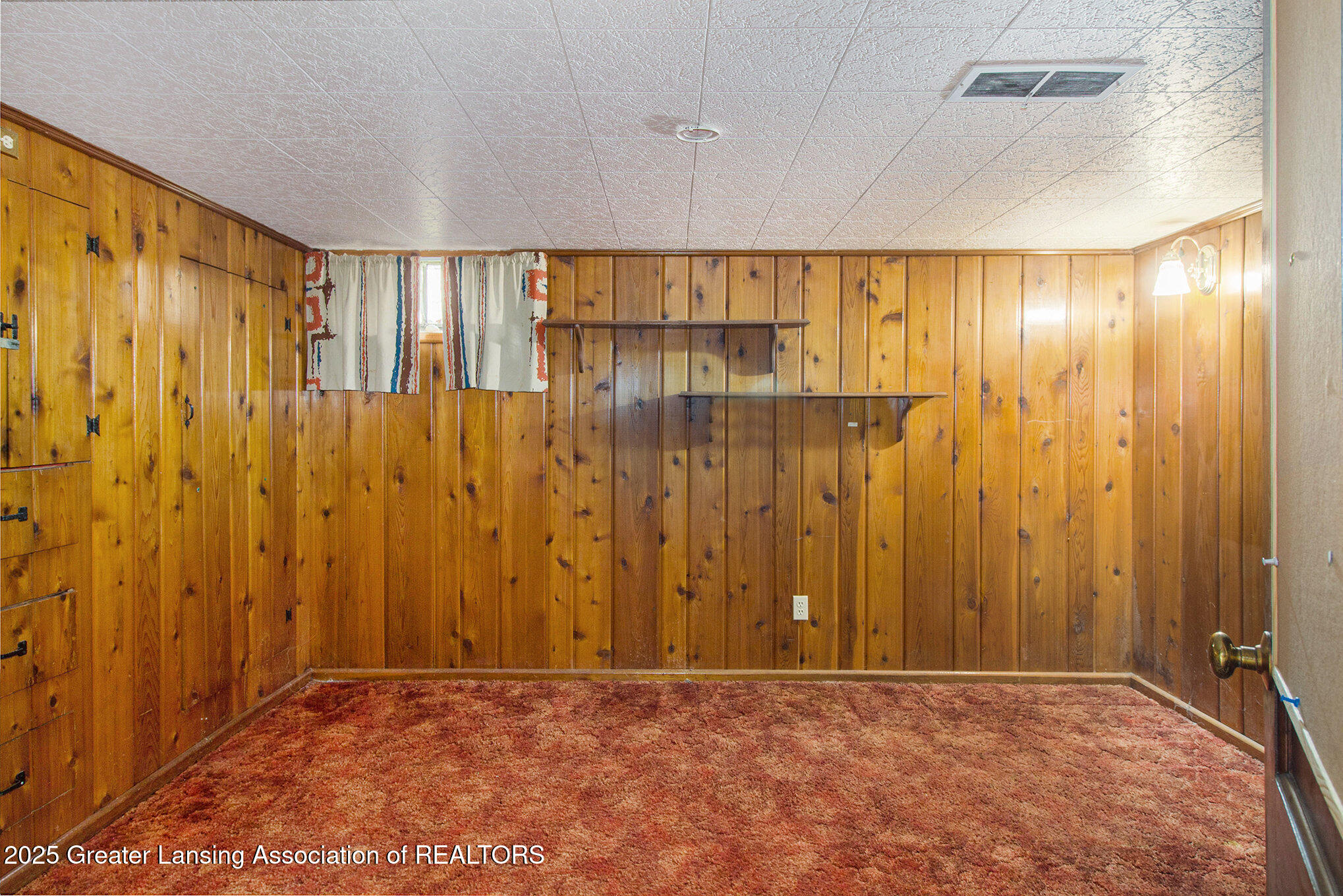 Okemos, Michigan 48864, United States, 3 Bedrooms Bedrooms, ,3 BathroomsBathrooms,Residential,Pending,113152