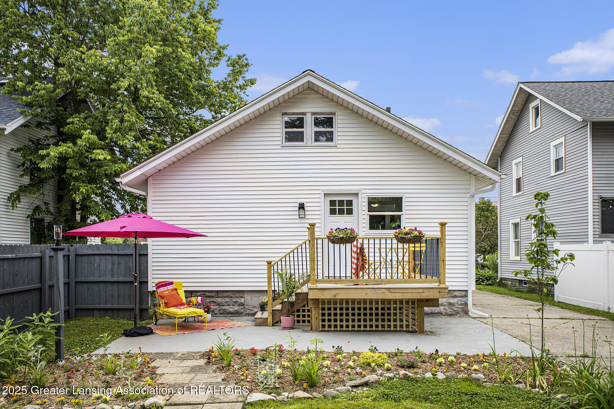 Lansing, Michigan 48915, United States, 2 Bedrooms Bedrooms, ,1 BathroomBathrooms,Residential,Pending,149349