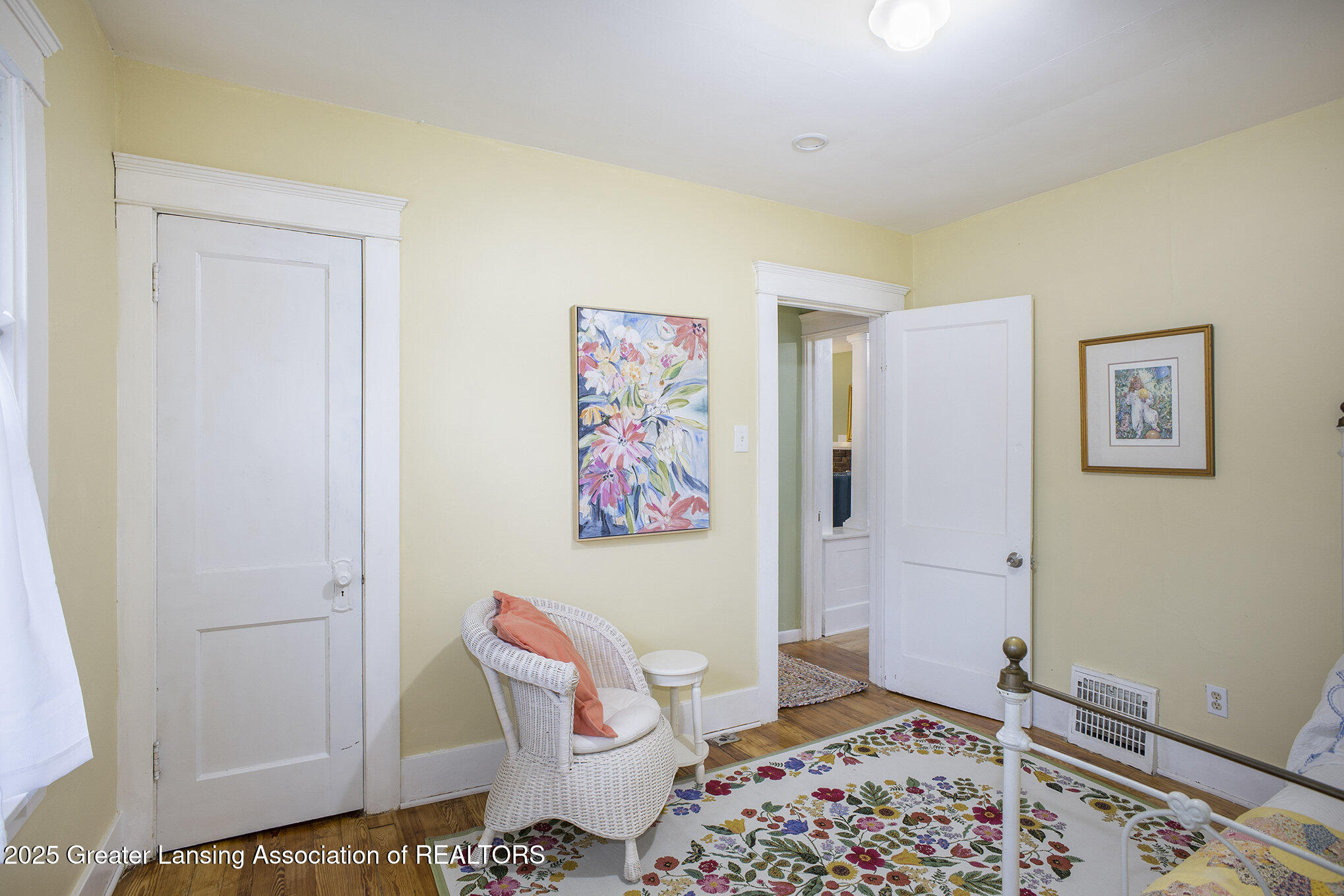 Lansing, Michigan 48915, United States, 2 Bedrooms Bedrooms, ,1 BathroomBathrooms,Residential,Pending,149349