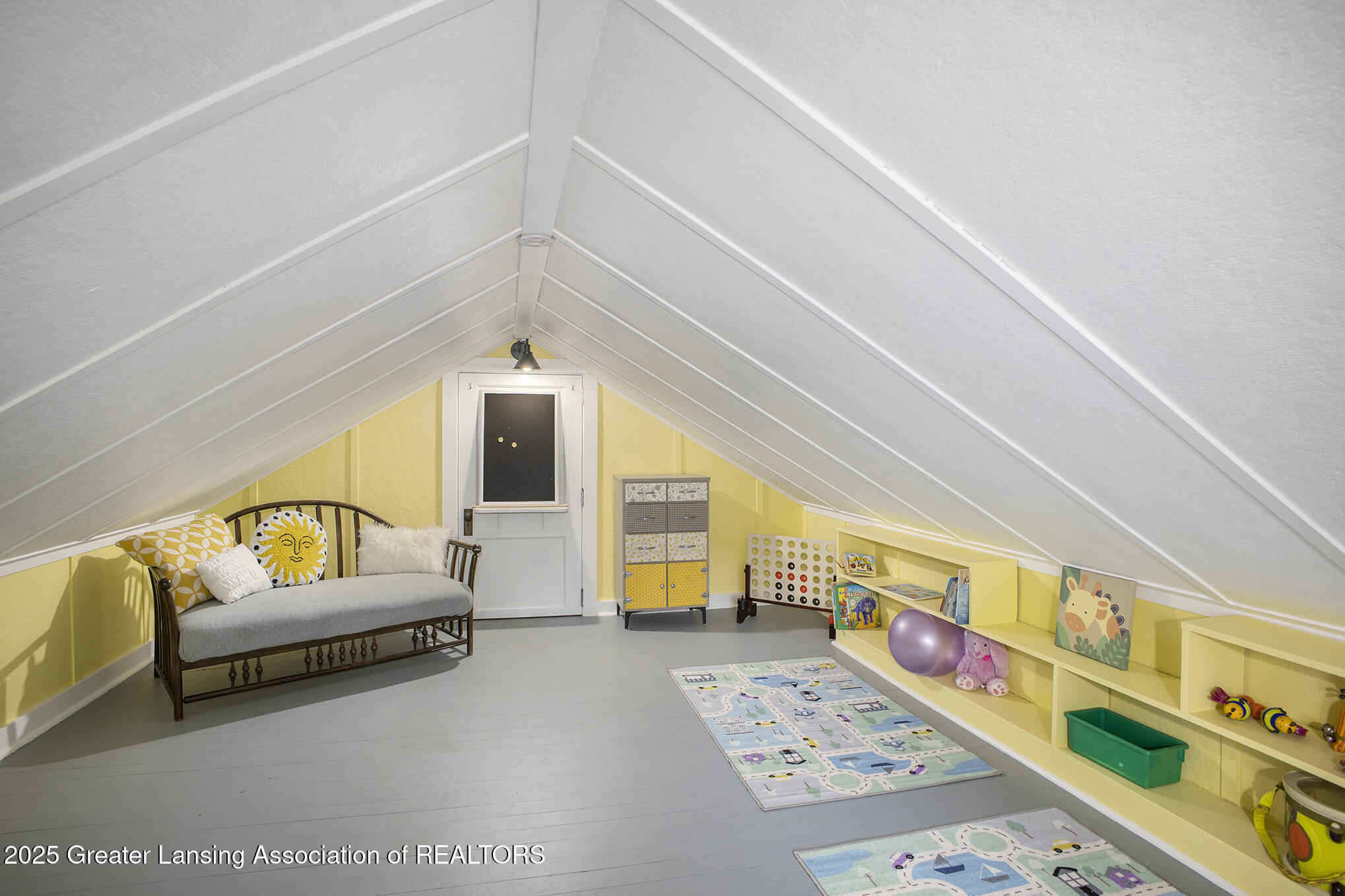 Lansing, Michigan 48915, United States, 2 Bedrooms Bedrooms, ,1 BathroomBathrooms,Residential,Pending,149349