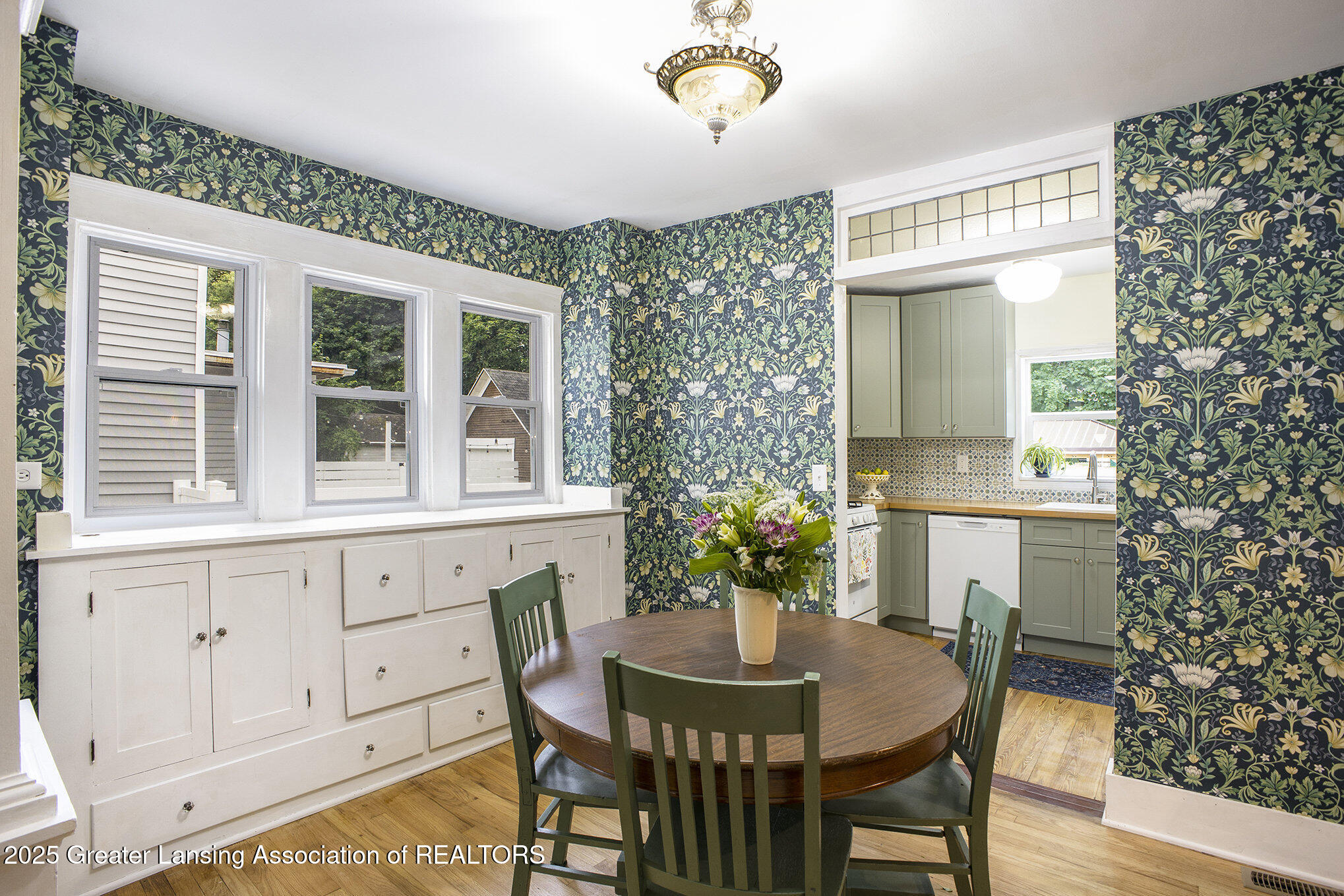 Lansing, Michigan 48915, United States, 2 Bedrooms Bedrooms, ,1 BathroomBathrooms,Residential,Pending,149349