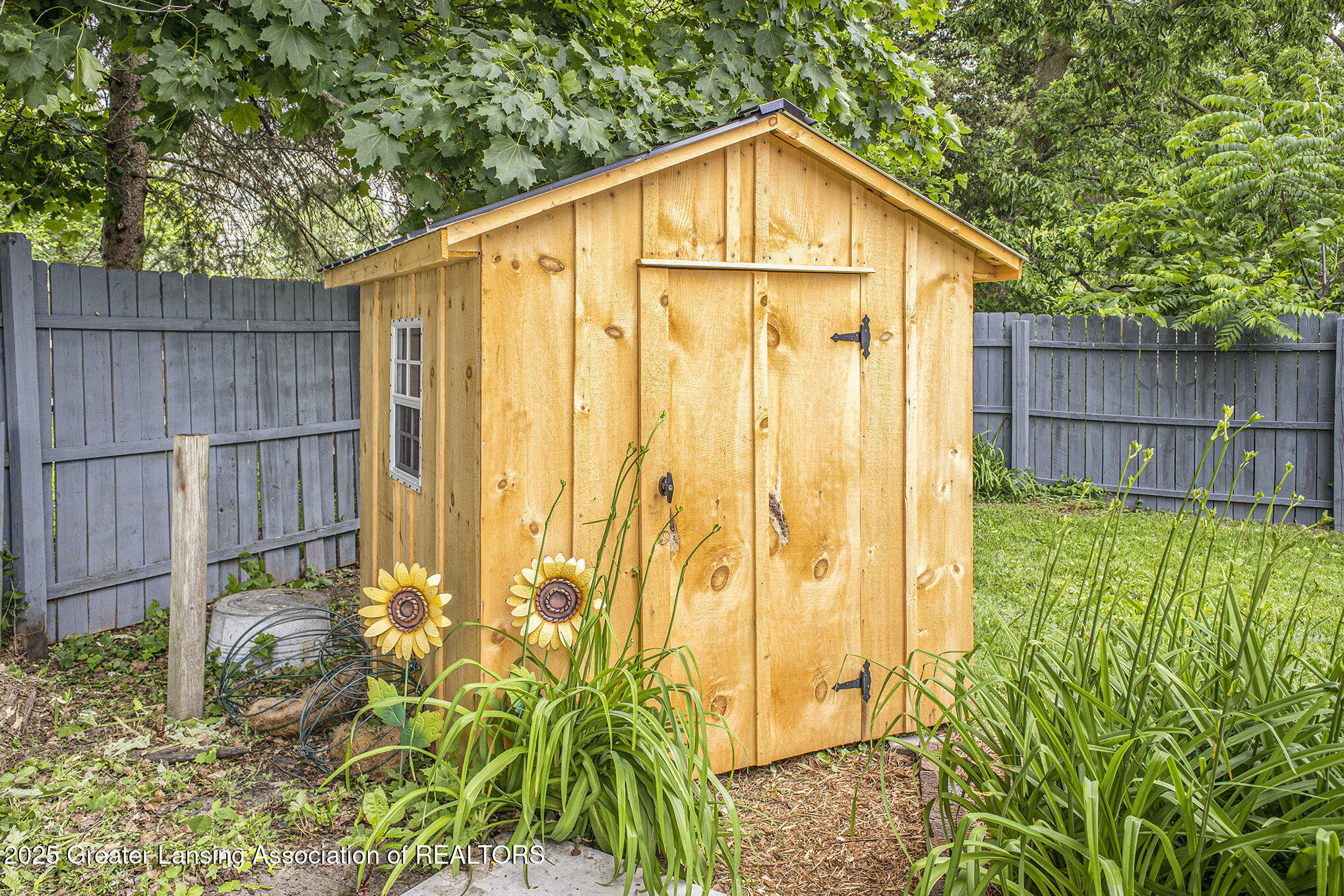 Lansing, Michigan 48915, United States, 2 Bedrooms Bedrooms, ,1 BathroomBathrooms,Residential,Pending,149349