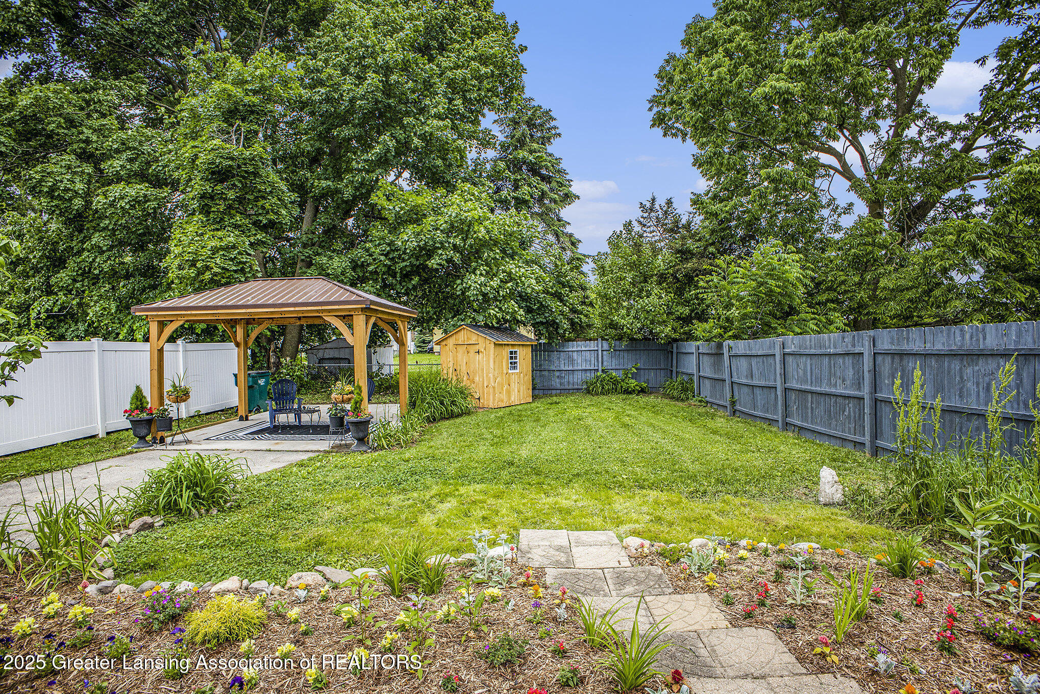 Lansing, Michigan 48915, United States, 2 Bedrooms Bedrooms, ,1 BathroomBathrooms,Residential,Pending,149349