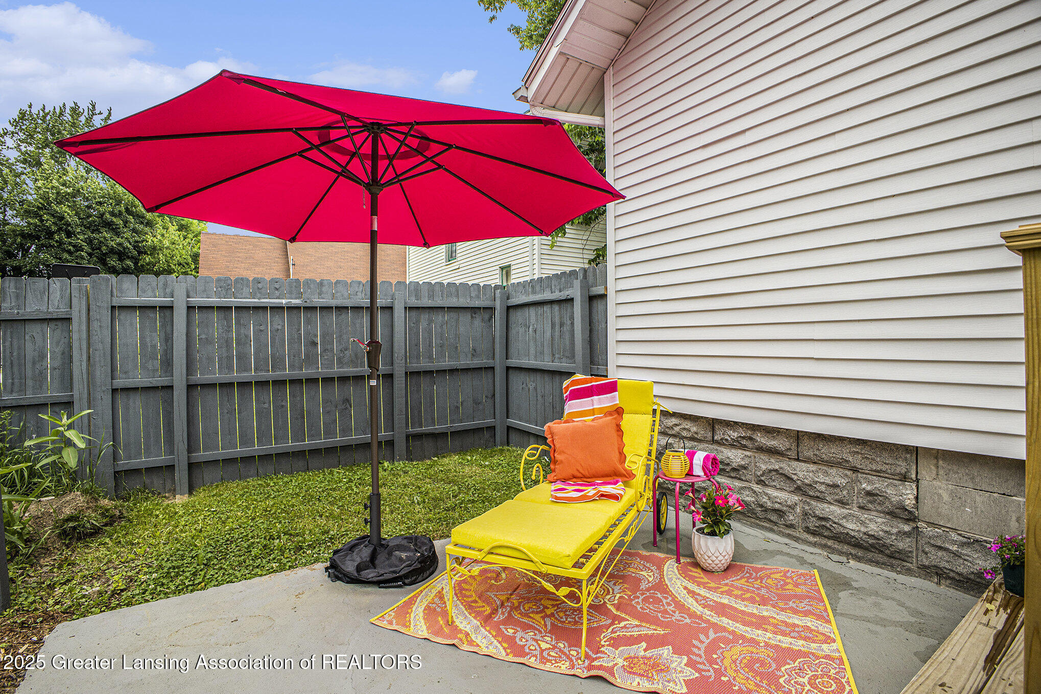 Lansing, Michigan 48915, United States, 2 Bedrooms Bedrooms, ,1 BathroomBathrooms,Residential,Pending,149349