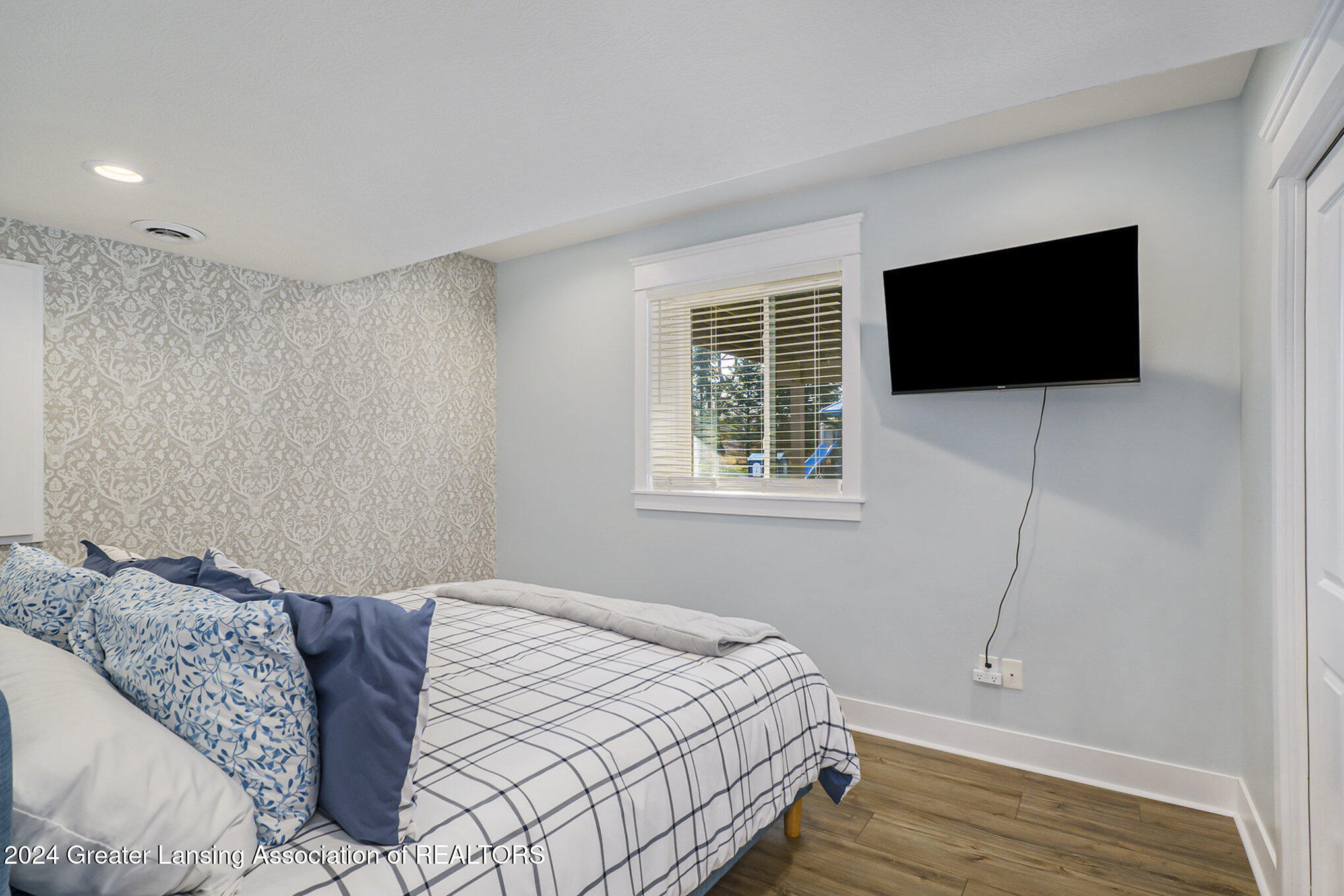 Bath, Michigan 48808, United States, 5 Bedrooms Bedrooms, ,4 BathroomsBathrooms,Residential,Active,21922